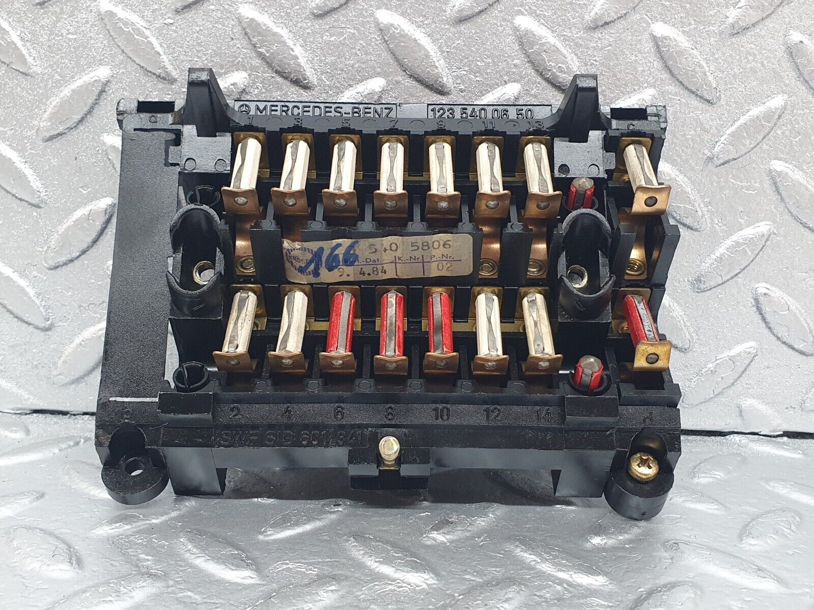 43941 Mercedes-Benz C123 230CE Coupe Fuse Box 1235400650 1235405806