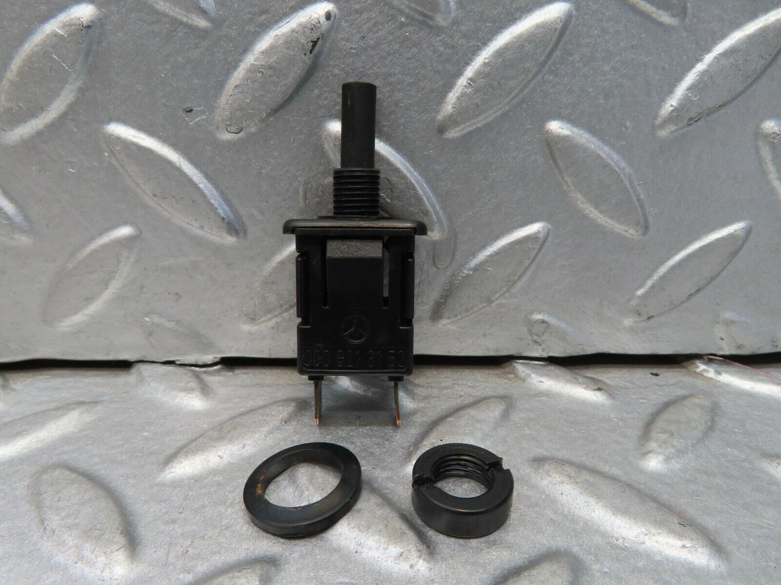 15786 Mercedes-Benz R107 450SL Glove Box Light Switch 0008213152