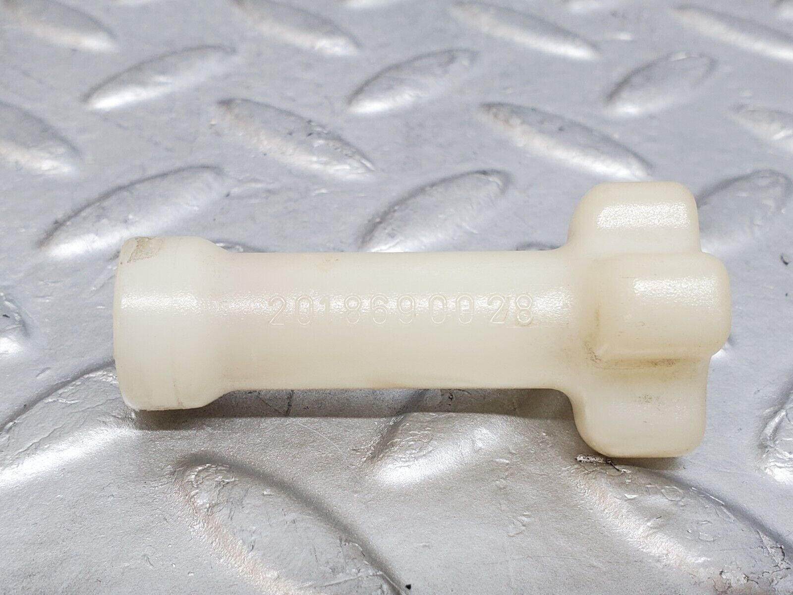 44800 Mercedes-Benz W124 220E Windscreen Washer Reservoir Holder 2018690028