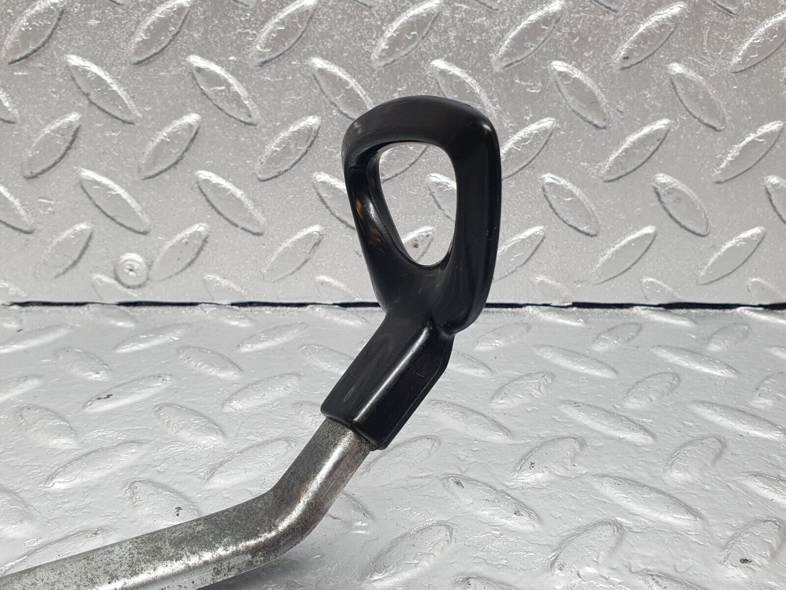 43334 Mercedes-Benz W108 280SE Front Right Seat Sliding Adjust Handle