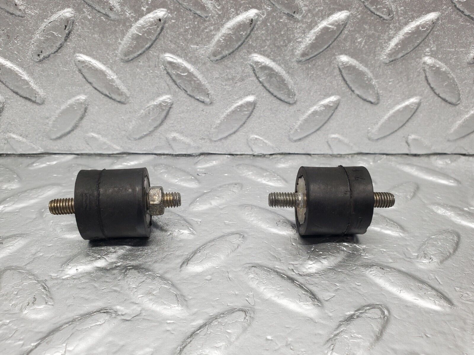 46712 Mercedes-Benz W123 280E Air Filter Housing Holder 3X