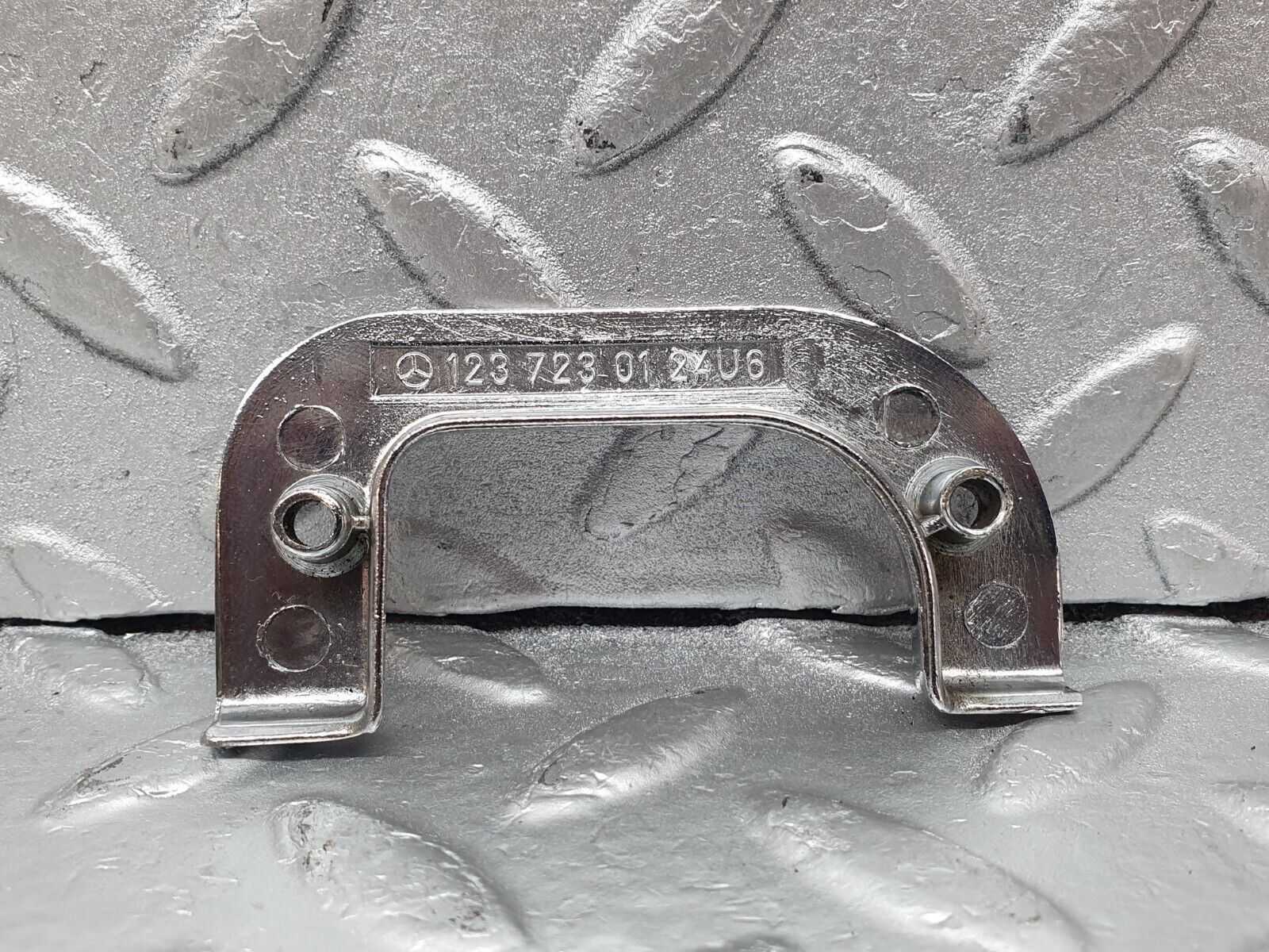 44176 Mercedes-Benz C123 230CE Coupe Interior Chrome Door Latch Trim Left 1237230124