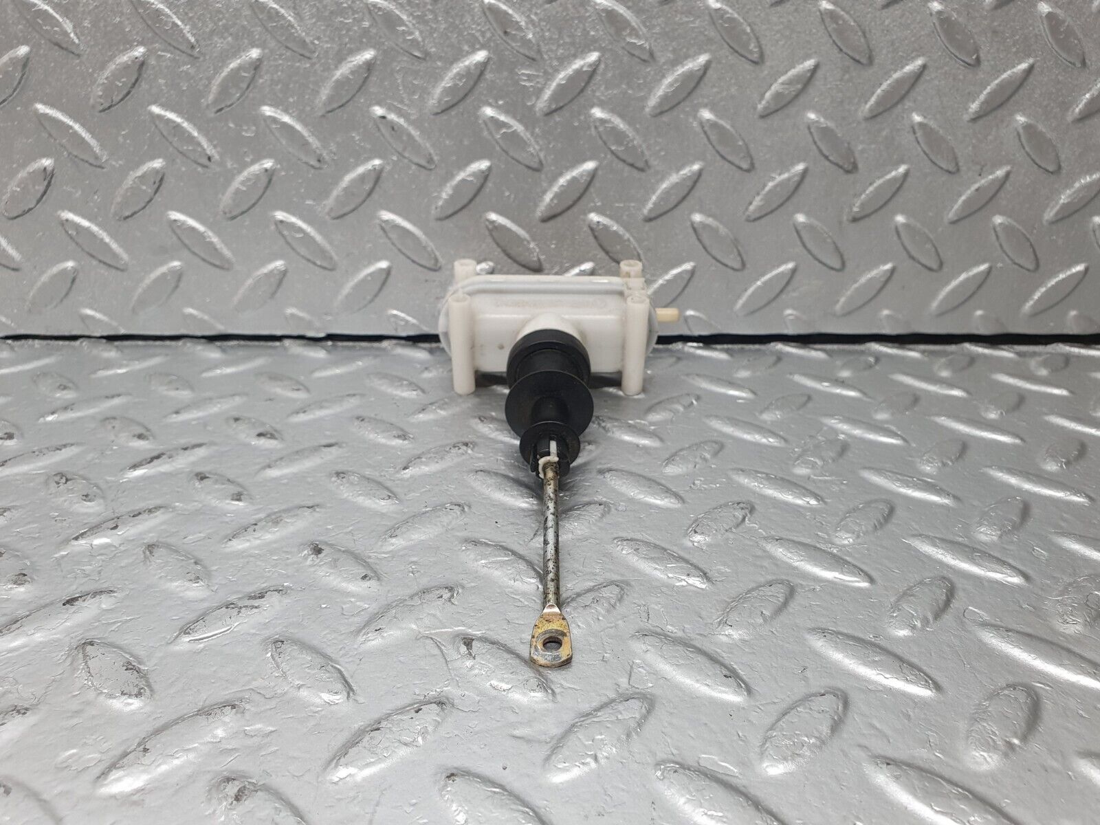 42774 Mercedes-Benz W201 190 2.0L Rear Left Door Lock Vacuum Actuator