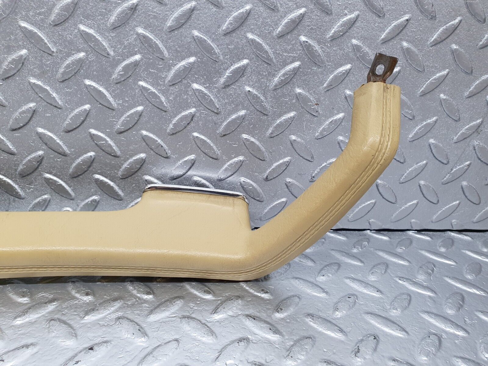 43890 Mercedes-Benz C123 230CE Coupe Front Left Interior Door Handle Beige 1239701701