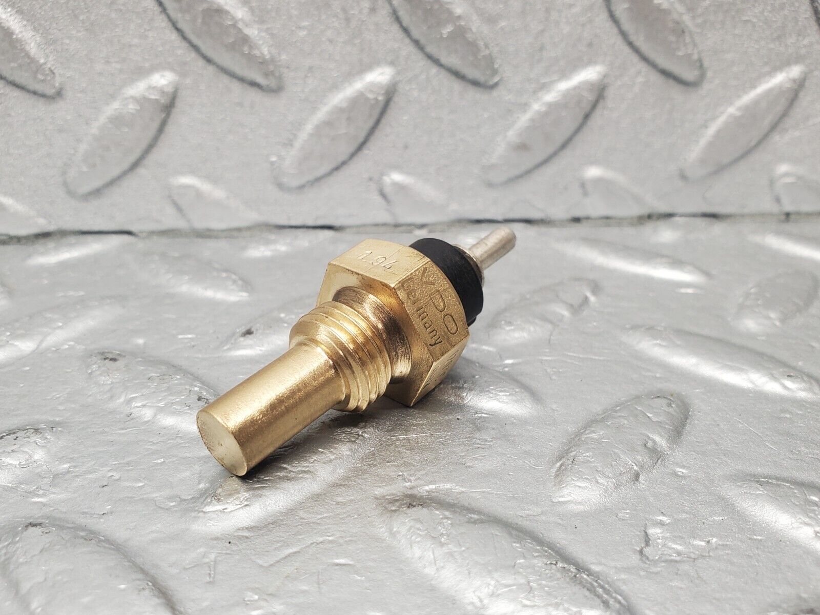 46216 Mercedes-Benz W124 280E Coolant Temperature Sensor VDO 0055421017