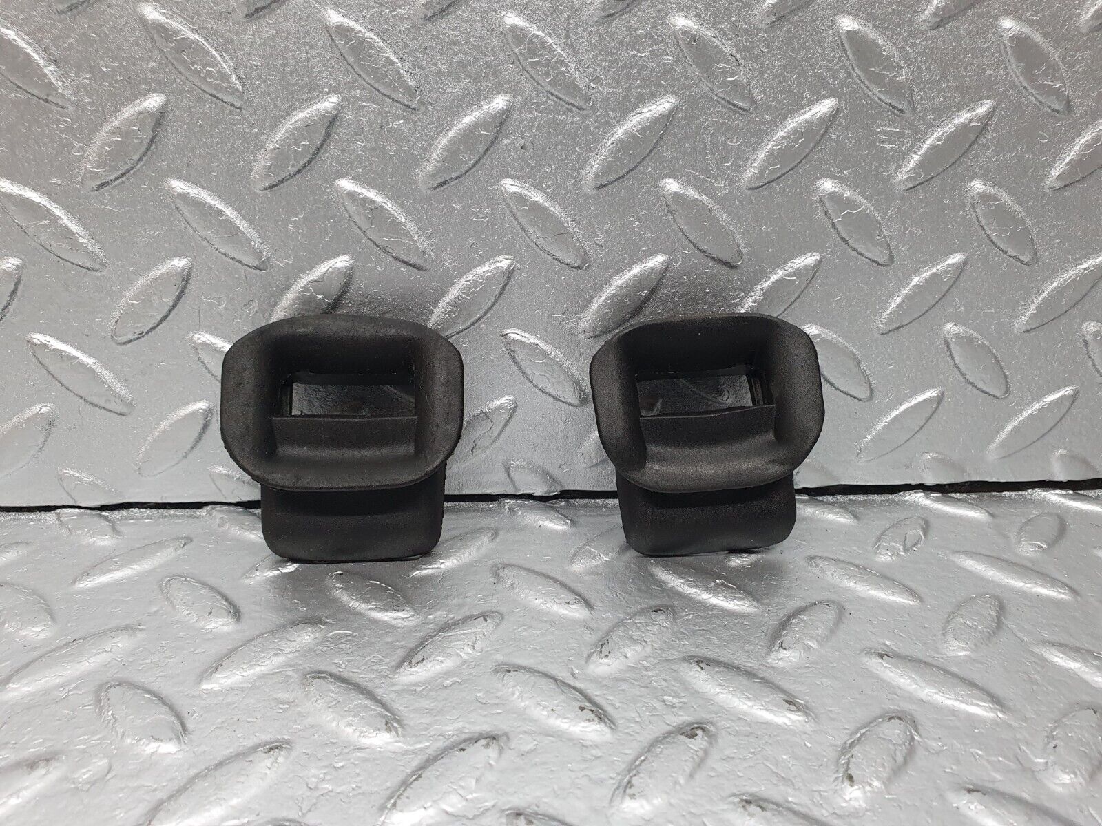 41876 Mercedes-Benz W202 C200 Rear Door Check Strap Rubber Seal 2x 2027372430