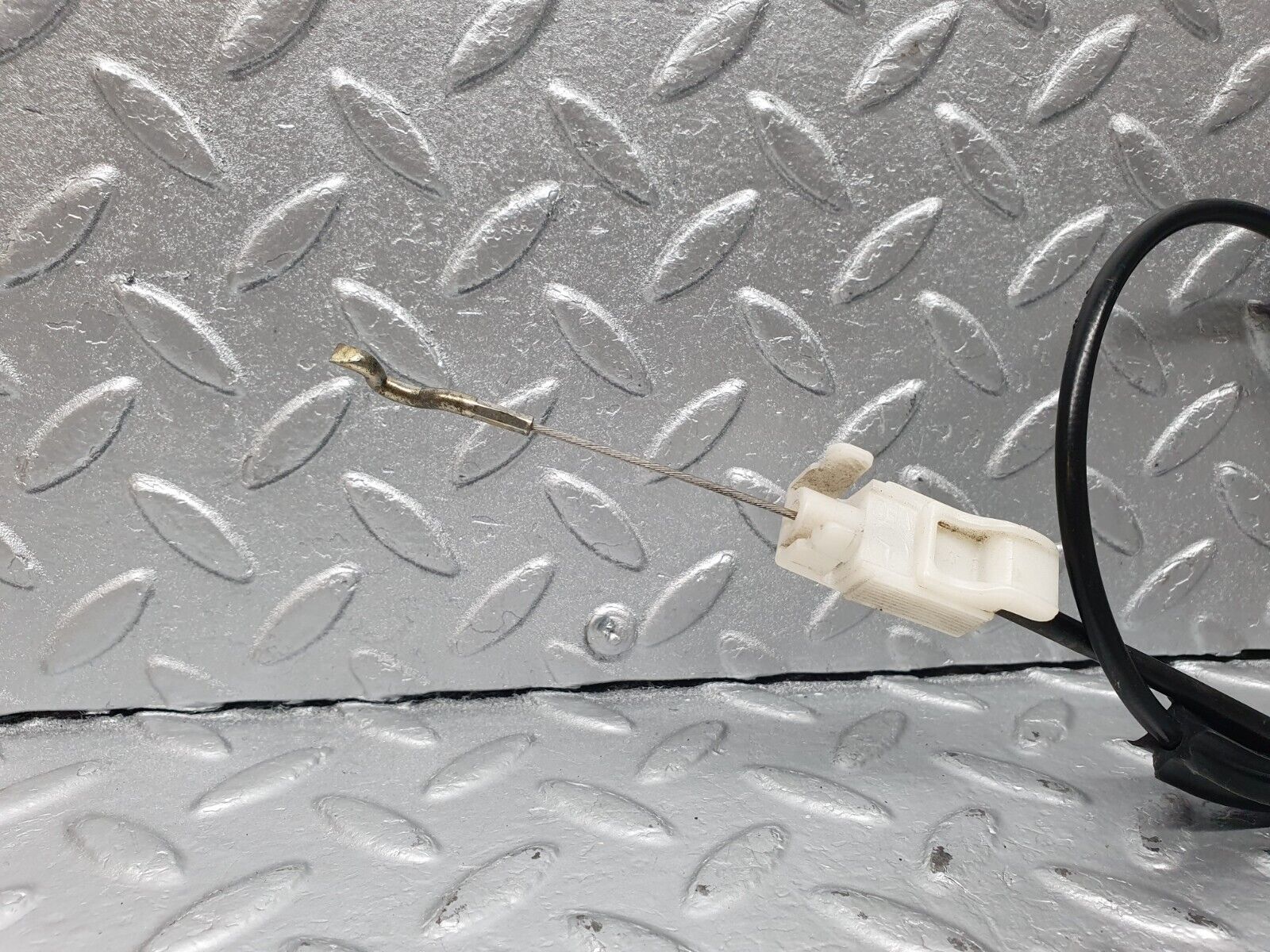 42366 Mercedes-Benz R129 320SL Coupe Door Lock Cable