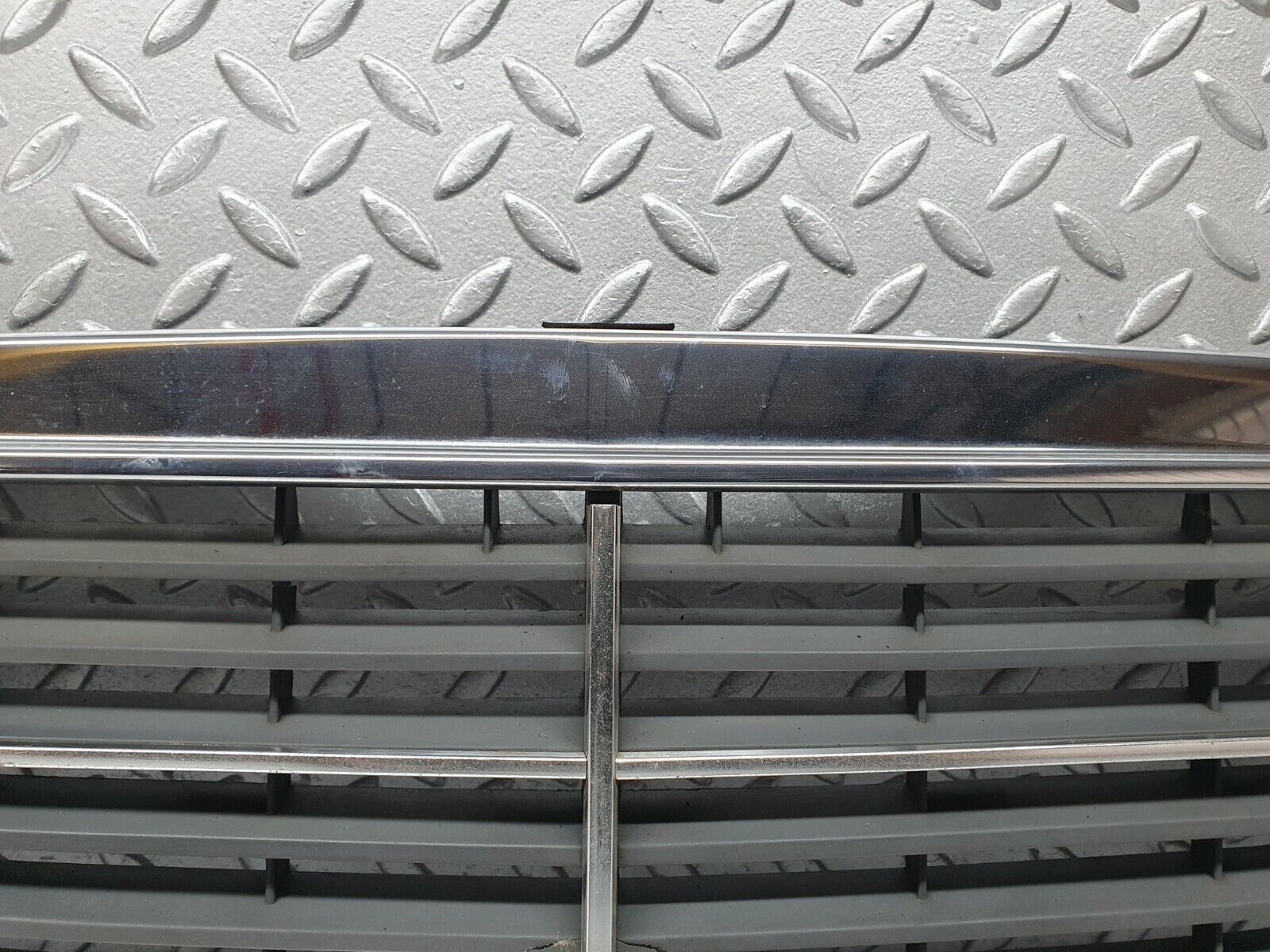 41801 Mercedes-Benz W202 C200 Bonnet Grill Chrome 2028880323