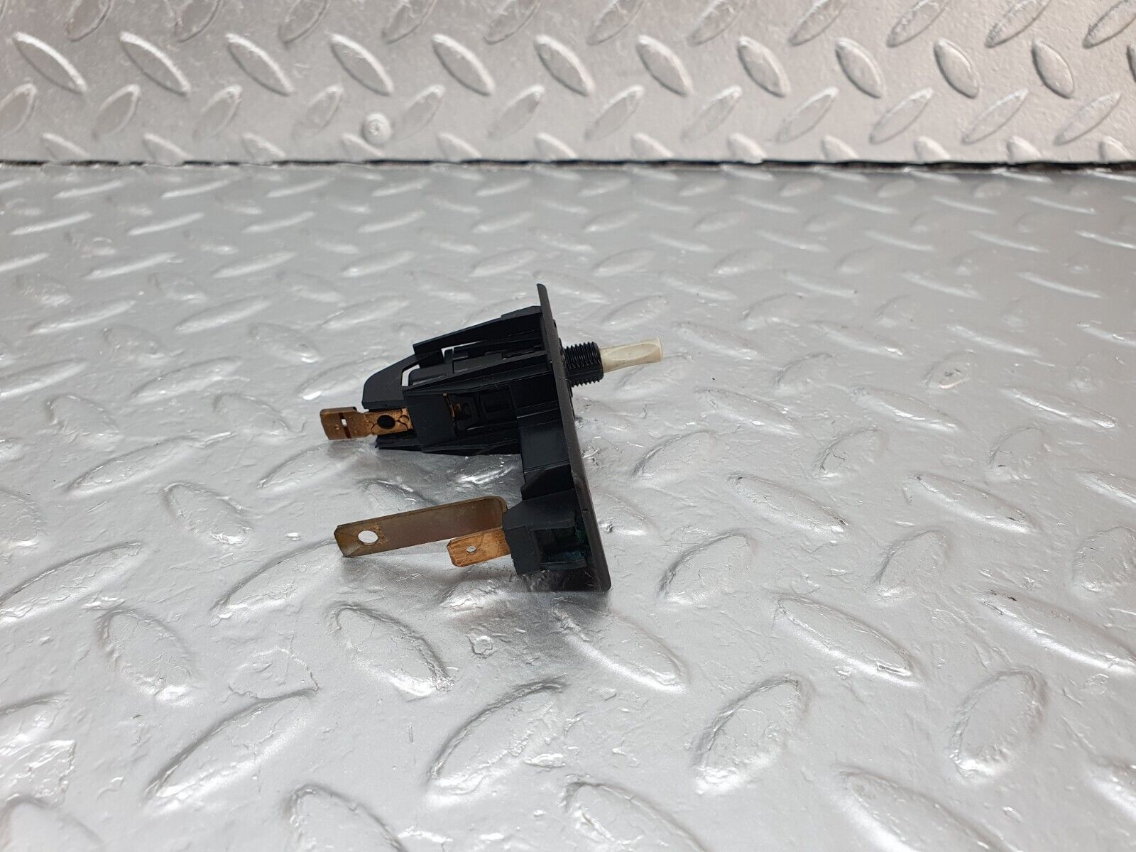 42948 Mercedes-Benz W201 190 2.0L Trunk Boot Light Switch 2018201211