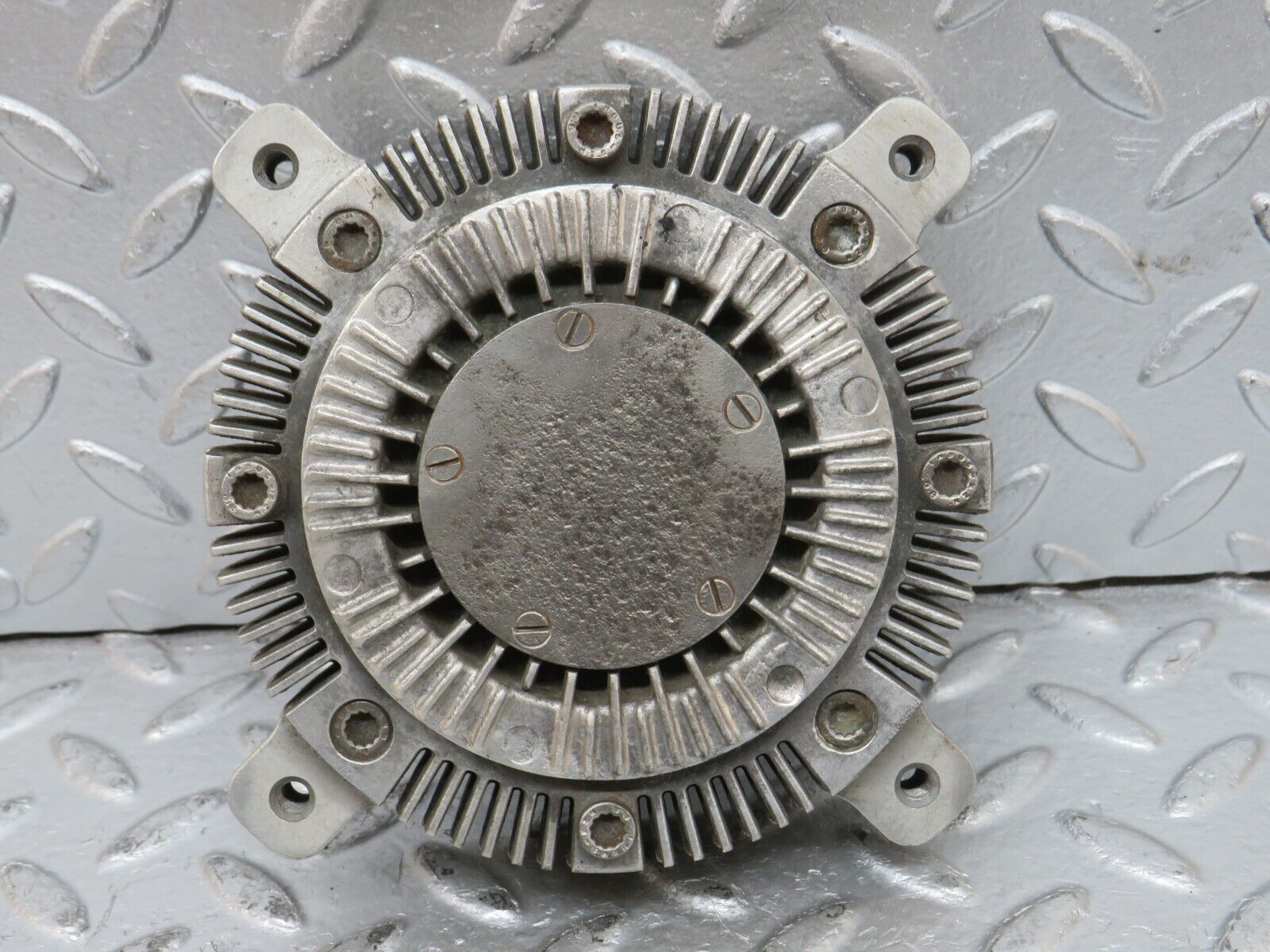 32852 Mercedes-Benz C107 R107 350 V8 Engine Cooling Fan Clutch