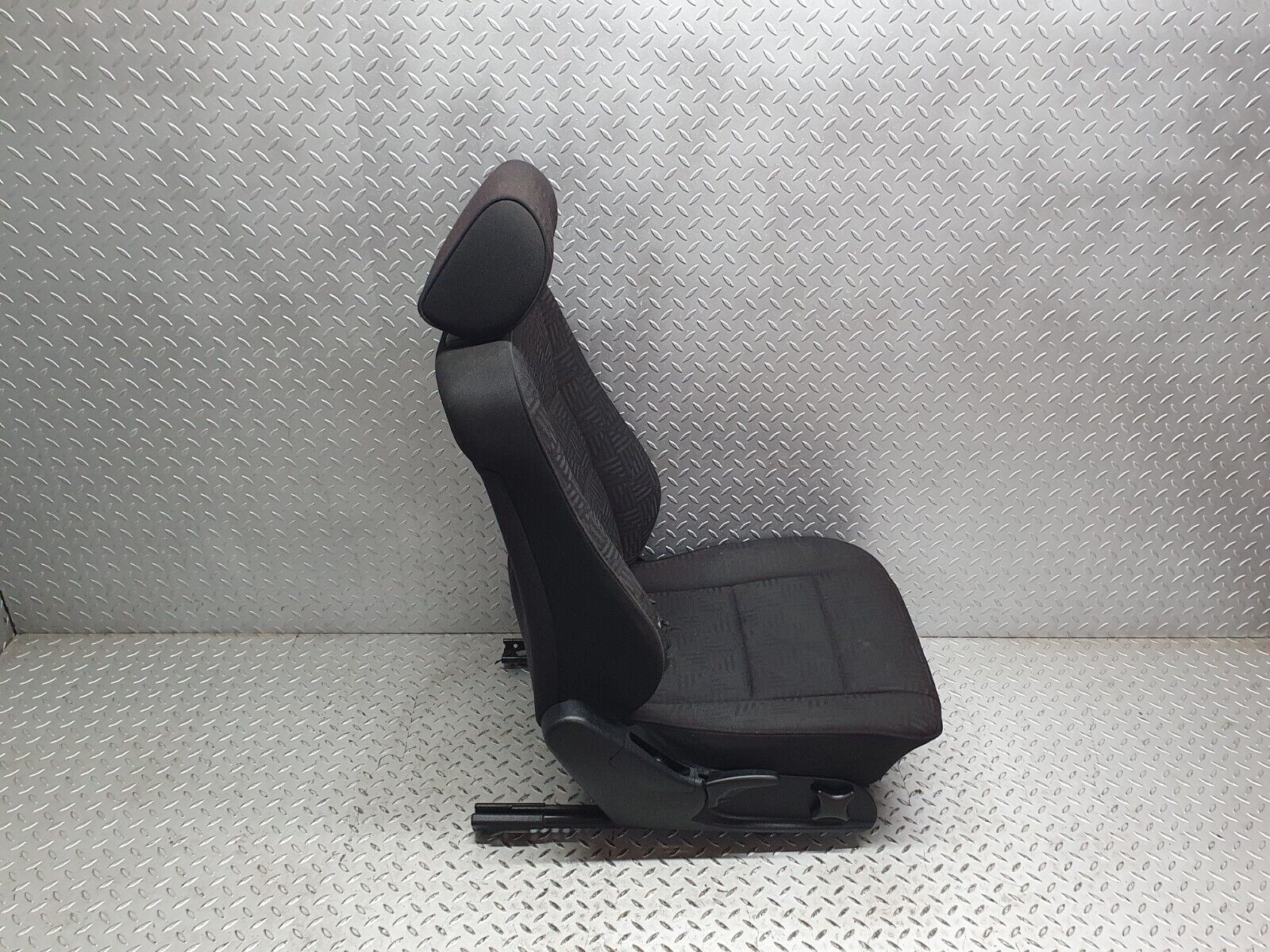 41813 Mercedes-Benz W202 C200 Front Right Passenger Seat