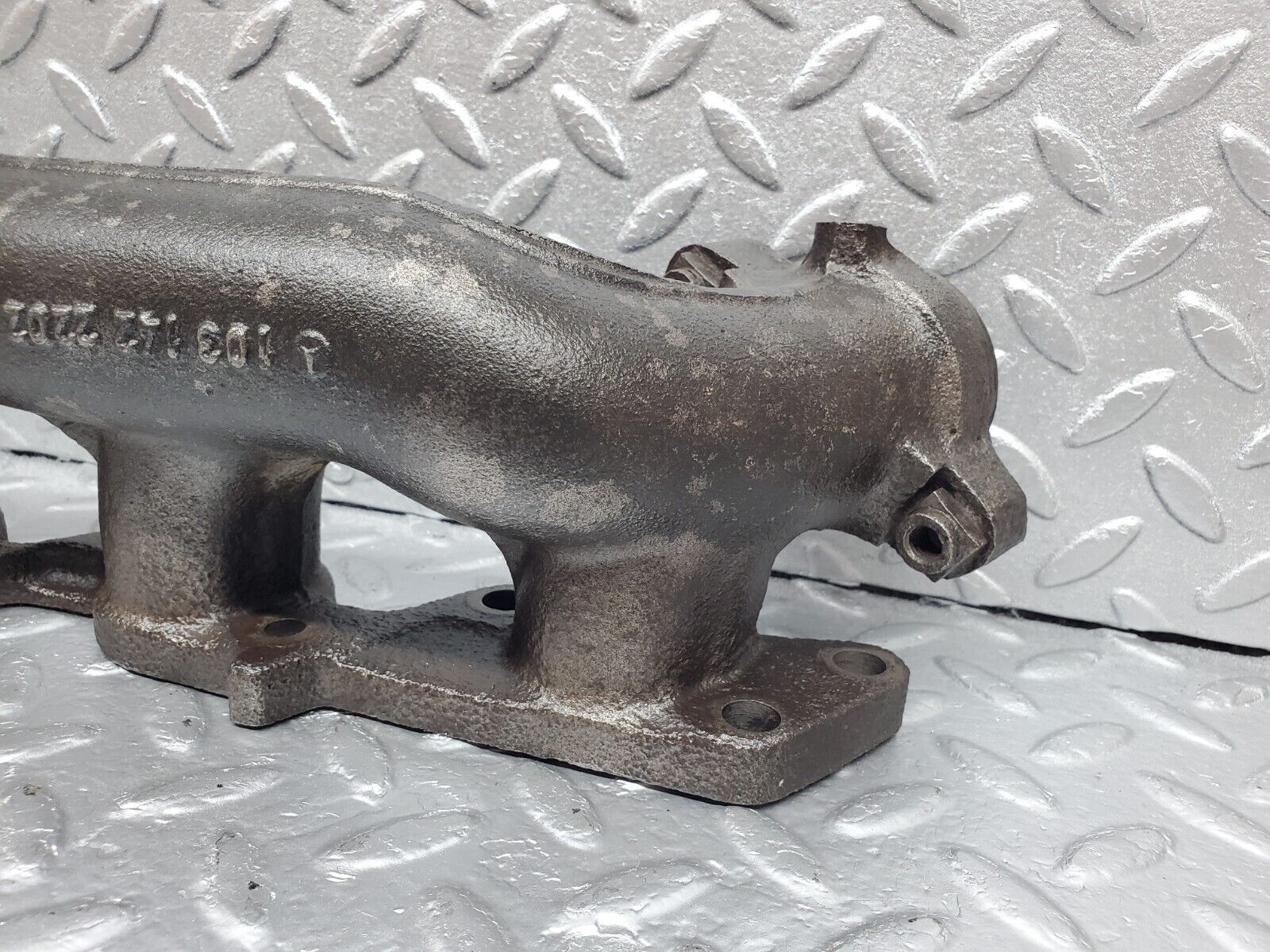 45184 Mercedes-Benz R129 300SL Coupe Exhaust Manifold 4-6 Cylinder 1031422202