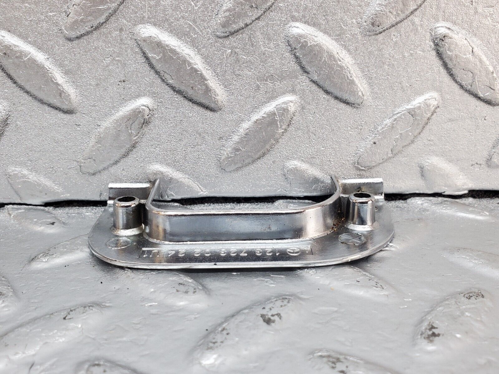 44389 Mercedes-Benz W123 280E Interior Chrome Door Latch Trim Right 1237230224