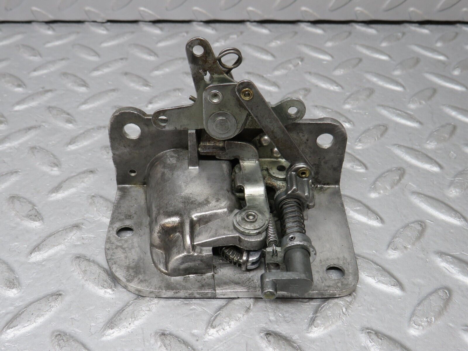 35830 Mercedes-Benz W108 Front Right Door Lock Mechanism