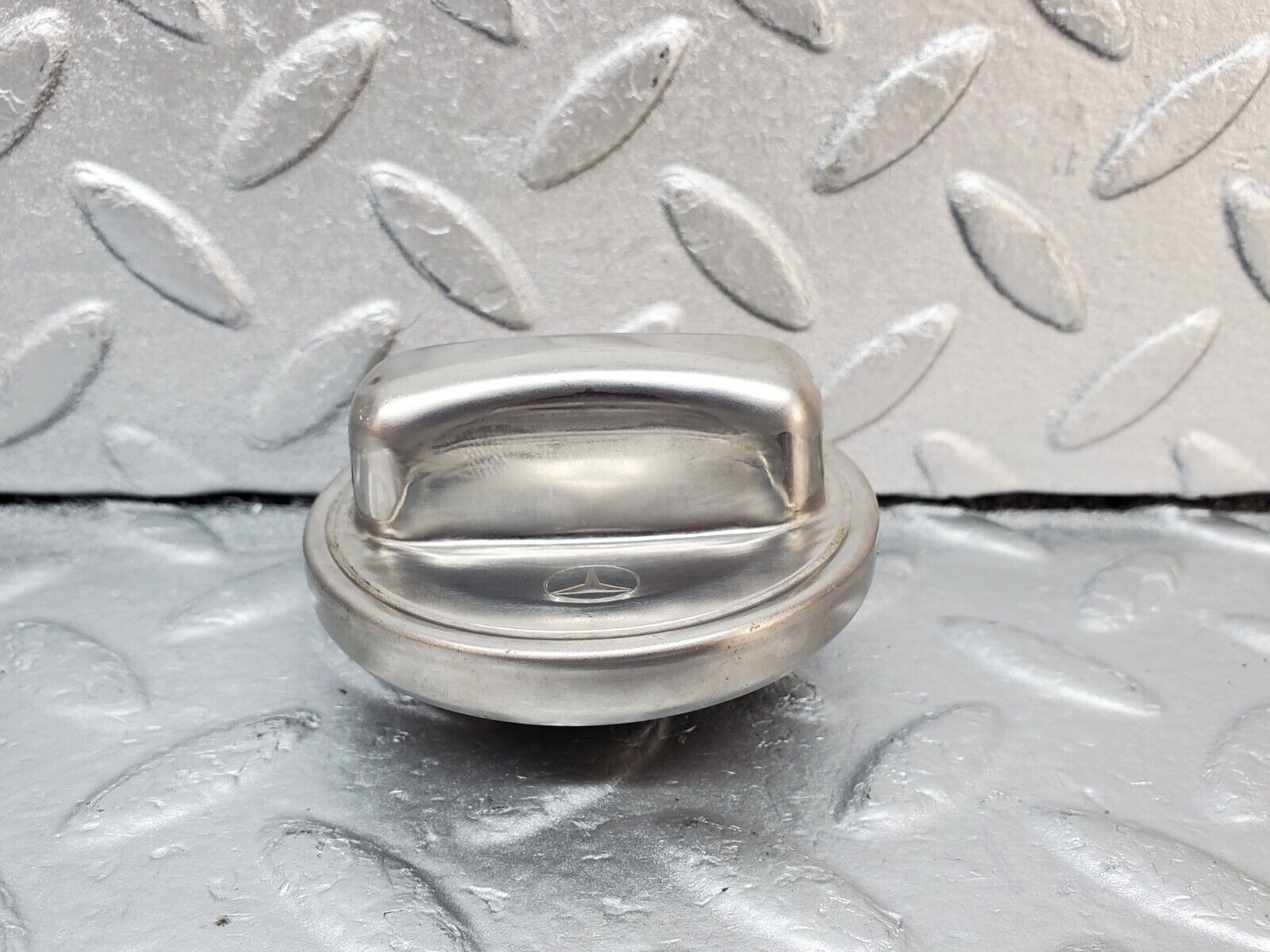45938 Mercedes-Benz W126 420SE Fuel Tank Cap