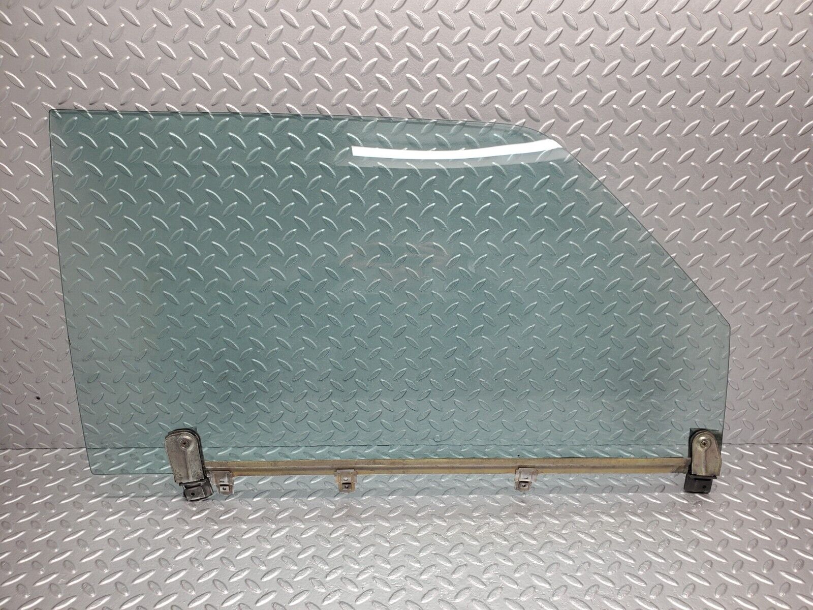 46433 Mercedes-Benz C123 280CE Coupe Right Door Window Glass 1237250232 1237250432