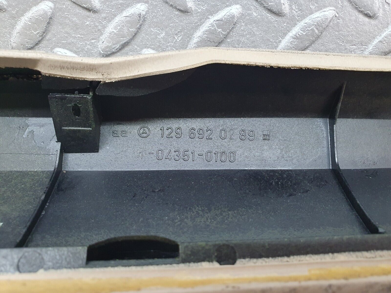 42205 Mercedes-Benz R129 320SL Coupe A Pillar Cover Right Side Beige 1296920289