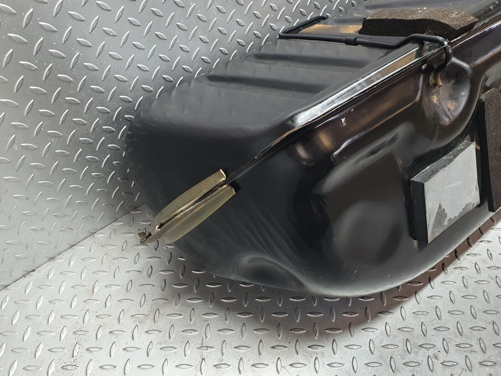 43854 Mercedes-Benz C126 380SEC Coupe Fuel Tank