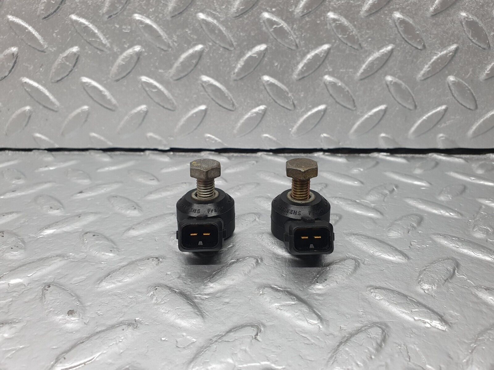 42250 Mercedes-Benz R129 320SL Coupe Knock Sensor Siemens 2X 0031538928