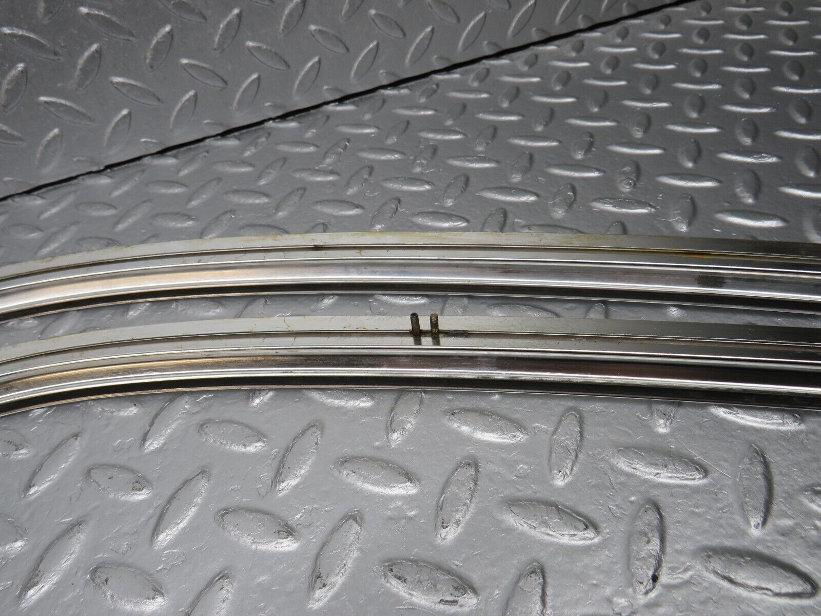 39864 Mercedes-Benz R107 350SL Soft Top Cover Chrome Trim