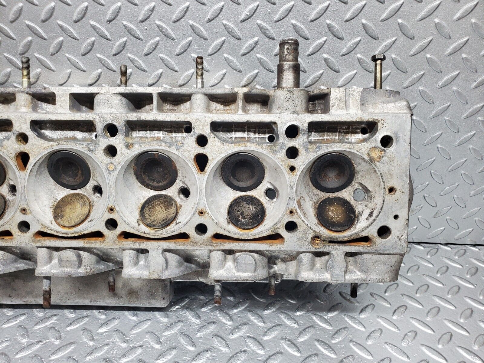 44552 Mercedes-Benz W123 280E Cylinder Head 1100161901