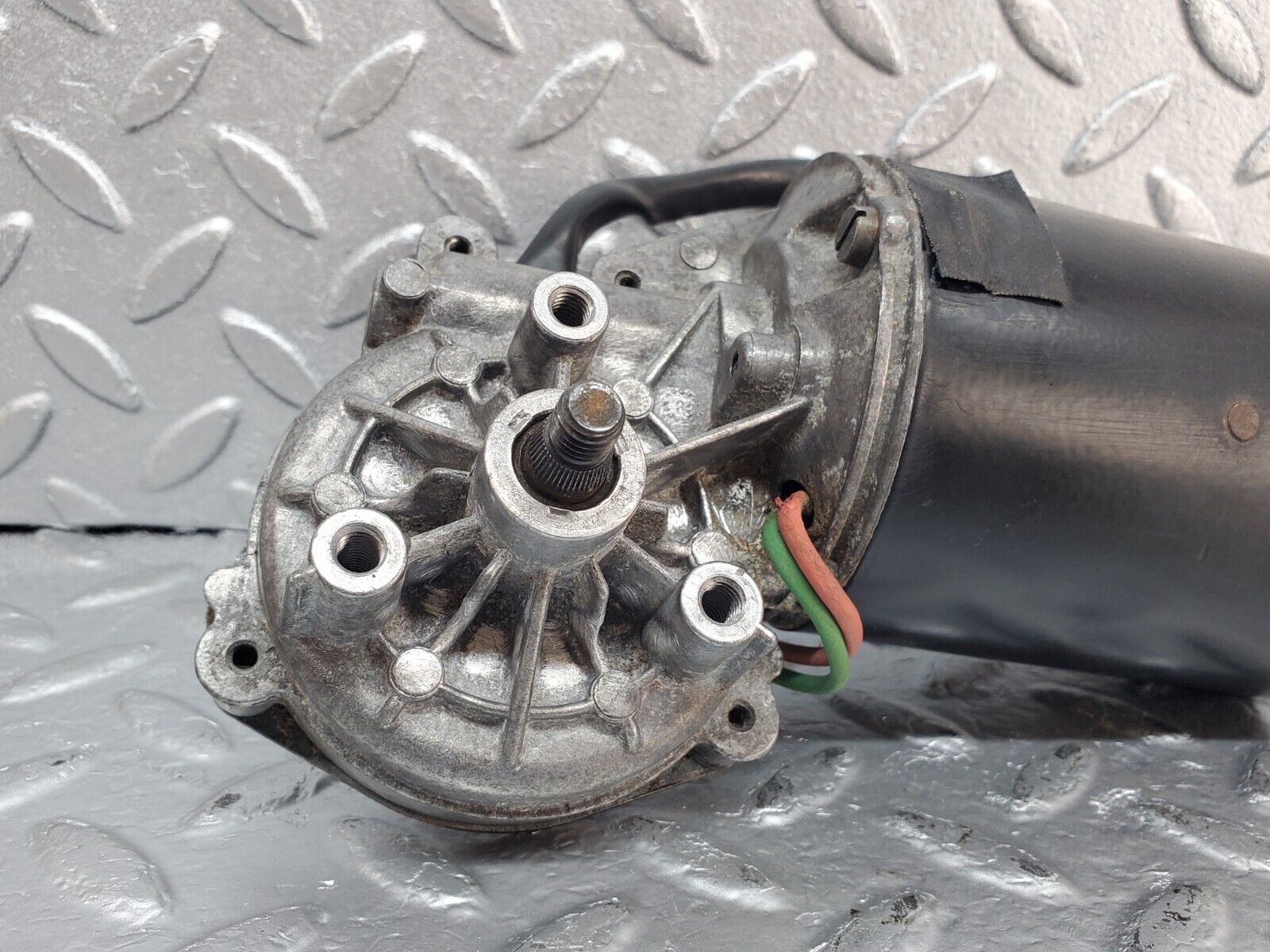 44424 Mercedes-Benz W123 280E Wiper Motor Bosch 0390341077