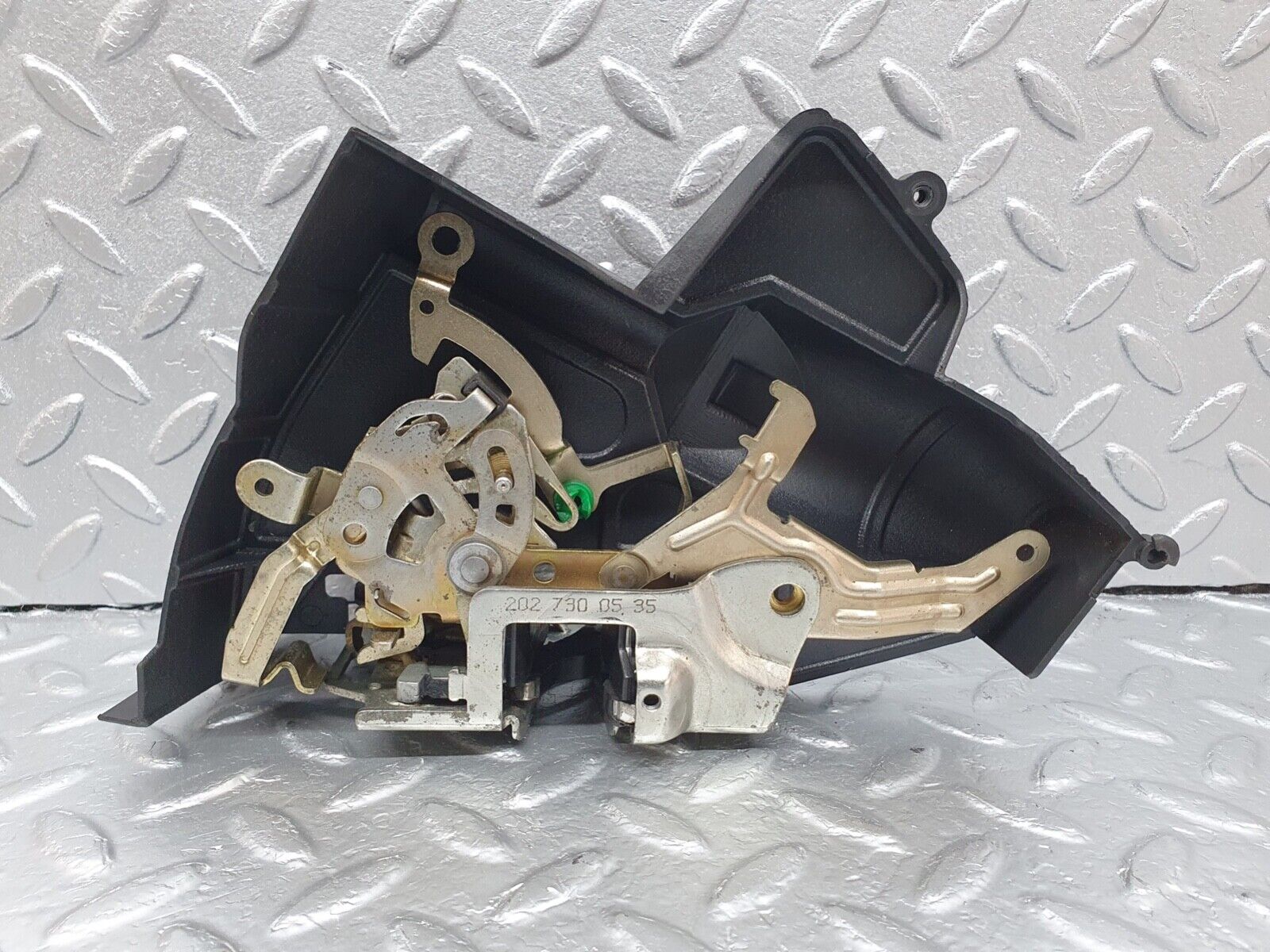 42011 Mercedes-Benz W202 C200 Rear Left Door Lock Mechanism 2027330308