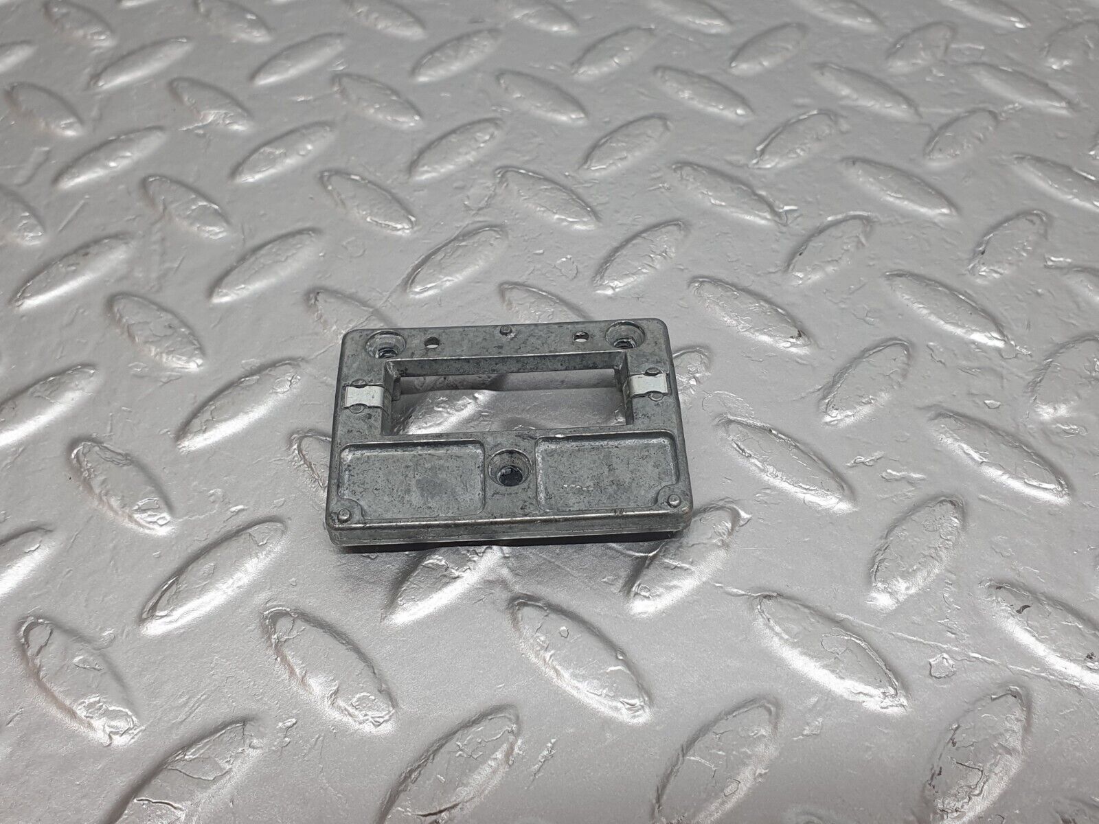 42904 Mercedes-Benz W201 190 2.0L Rear View Mirror Bracket 2018100011