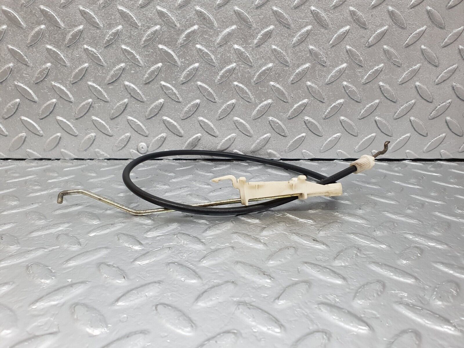 43701 Mercedes-Benz C126 380SEC Coupe Door Lock Cable