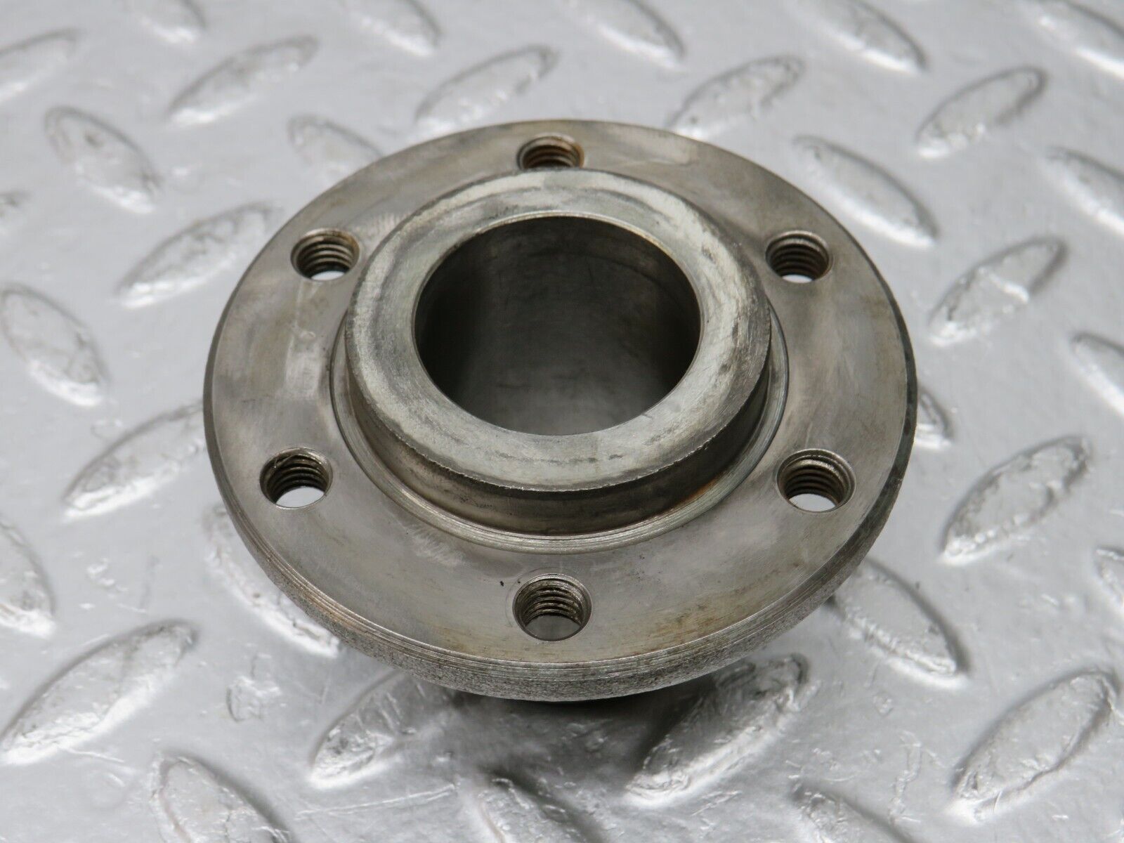 32968 Mercedes-Benz C107 R107 350 V8 Crankshaft Sleeve Hub