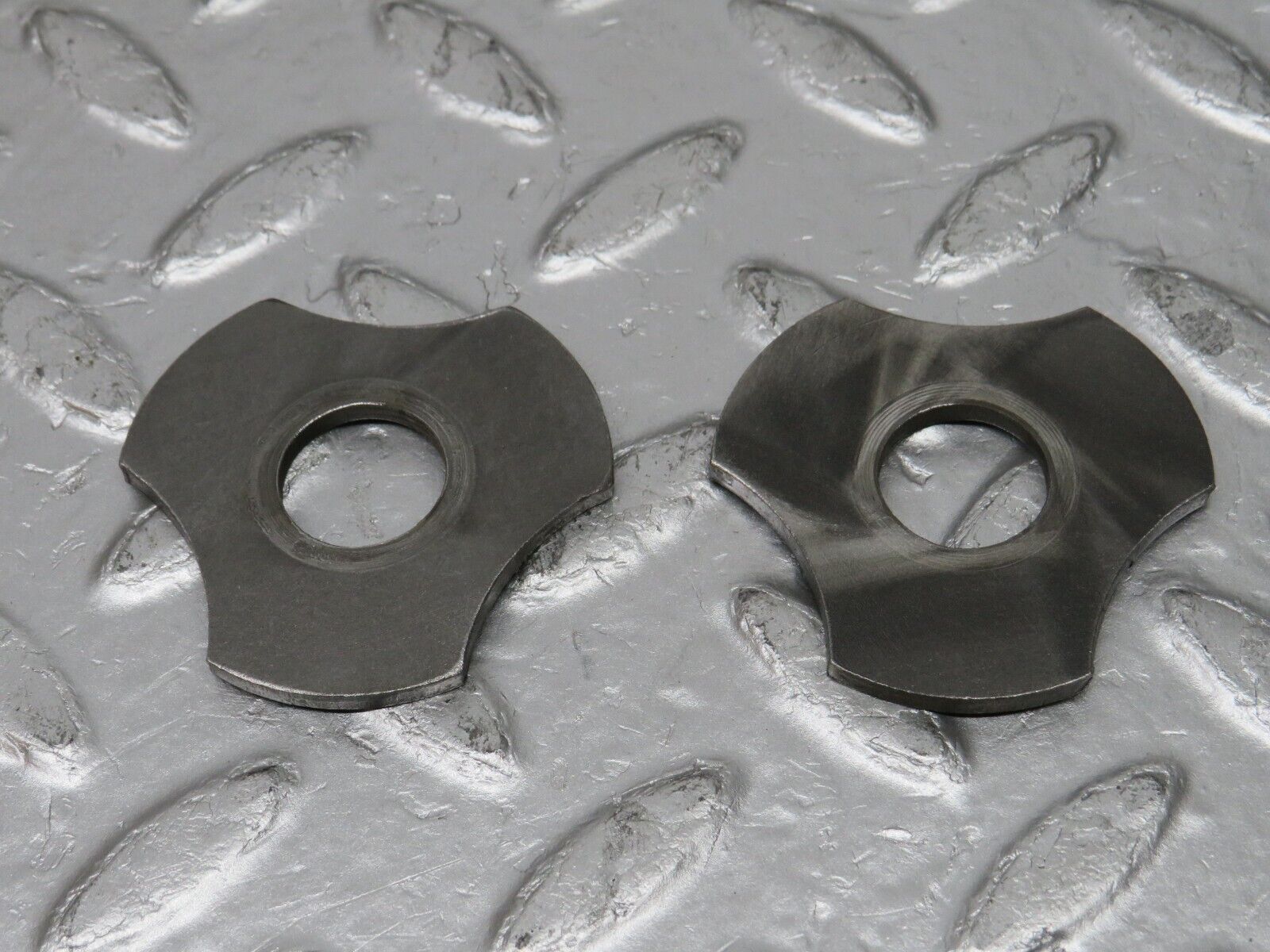 33016 Mercedes-Benz C107 R107 350 V8 Wheel Hub Locking Cap