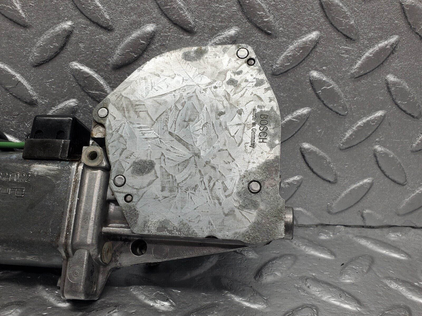 46379 Mercedes-Benz C123 280CE Coupe Front Left Window Regulator Motor 0130821022