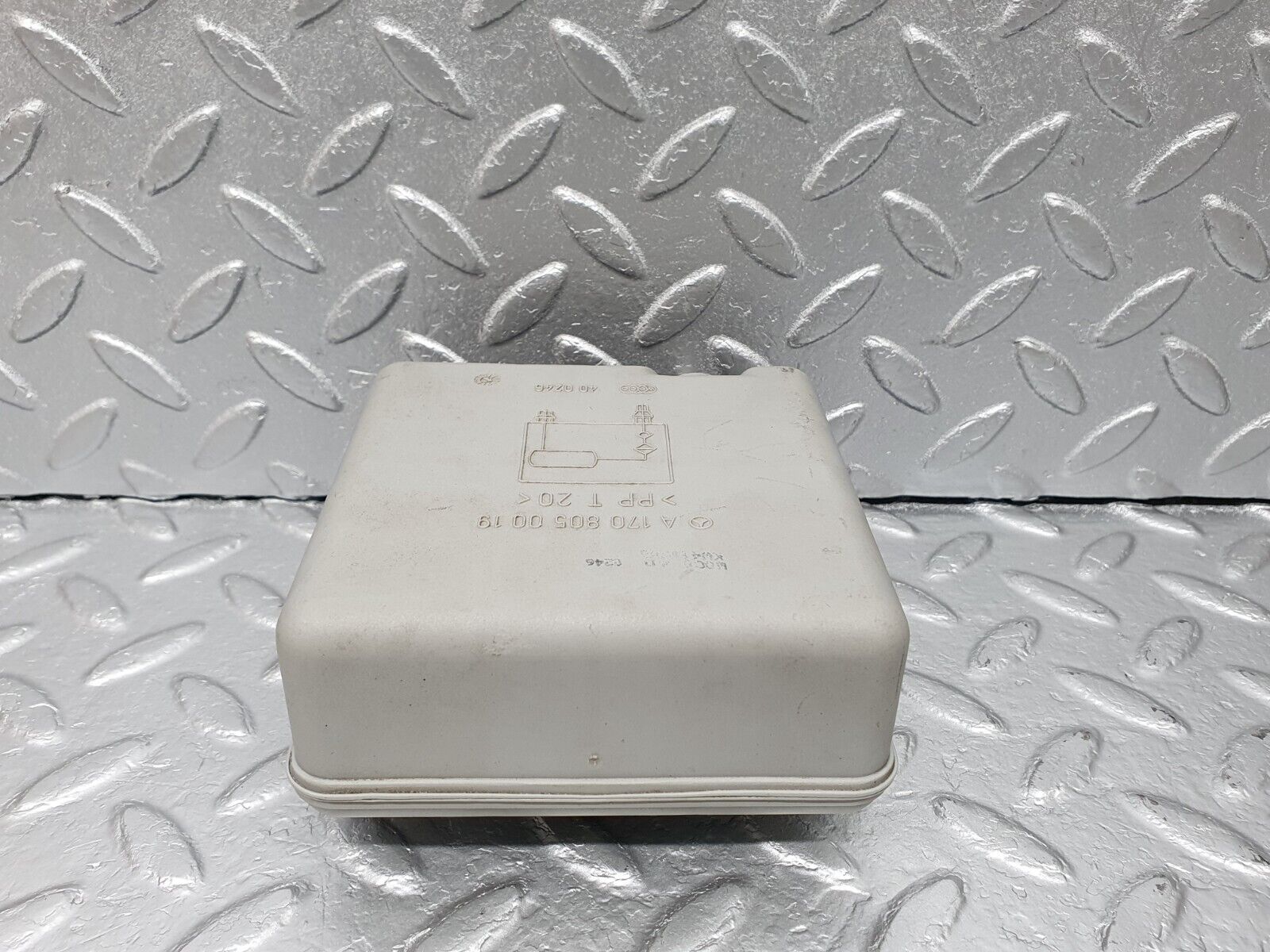 41865 Mercedes-Benz W202 C200 Vacuum Reservoir 1708050019