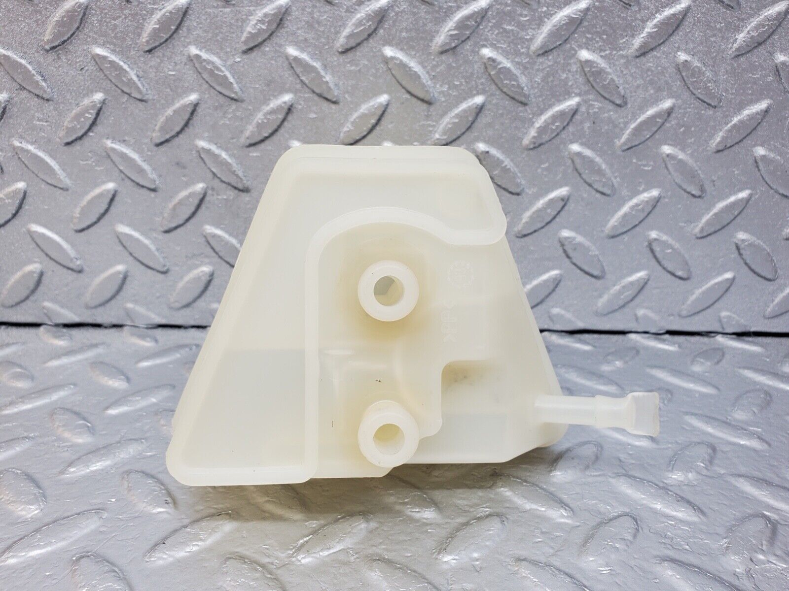 44656 Mercedes-Benz W124 220E Brake Fluid Reservoir Tank 2024300002