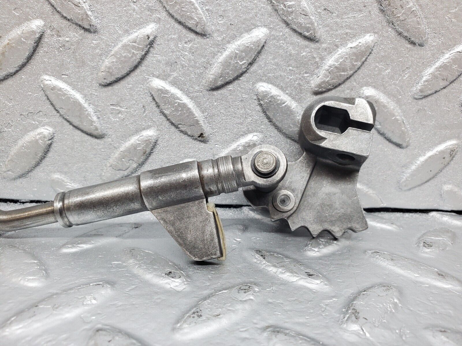 44572 Mercedes-Benz W123 280E Automatic Gearbox Linkage 722.309