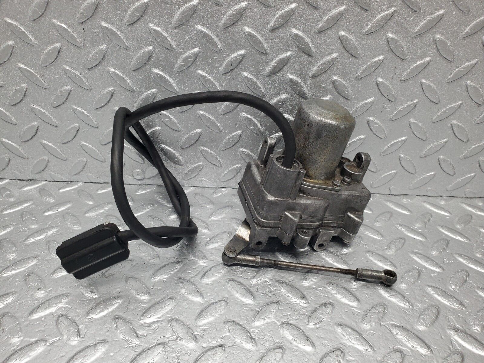 46652 Mercedes-Benz C123 280CE Coupe Cruise Control Actuator VDO 0015457532