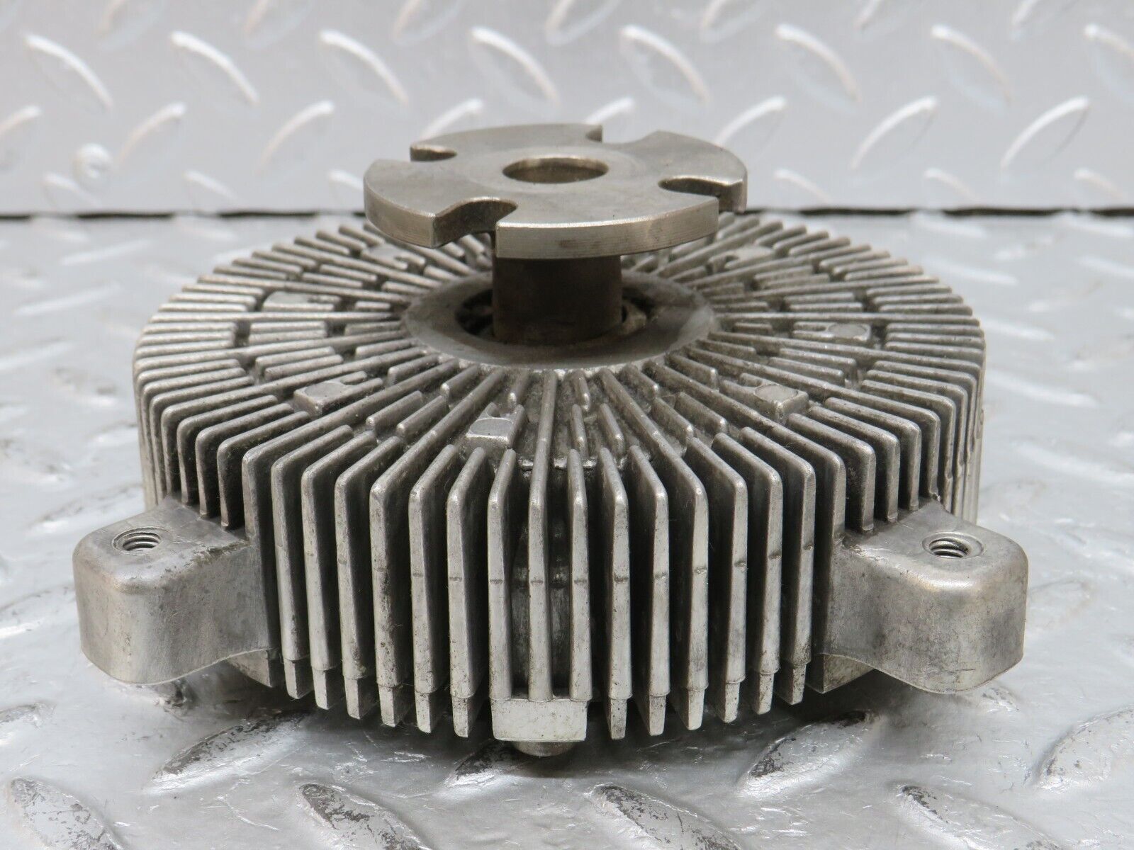 32852 Mercedes-Benz C107 R107 350 V8 Engine Cooling Fan Clutch