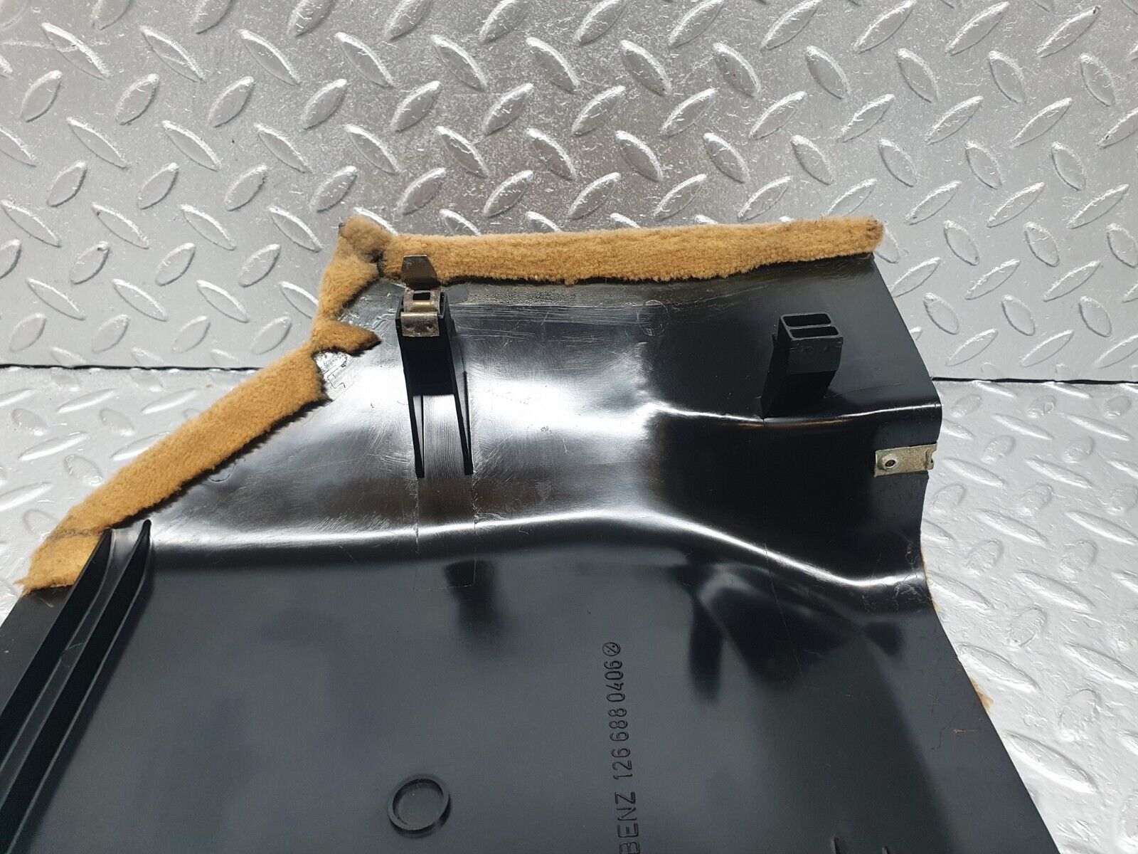 43611 Mercedes-Benz C126 380SEC Coupe Front Right Kick Panel Beige 1266880406