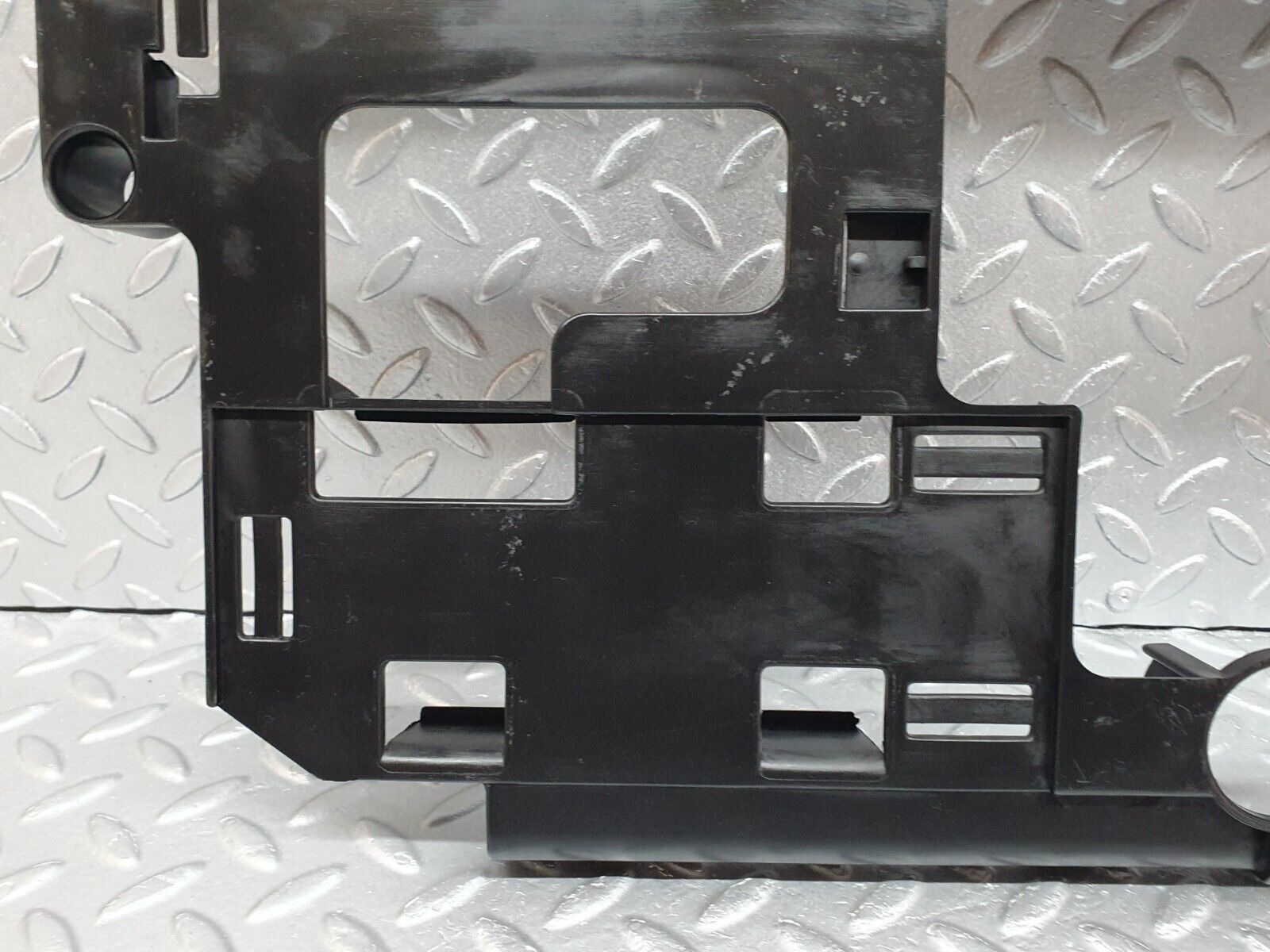 41754 Mercedes-Benz W202 C200 Rear Deck Bracket 2025457740