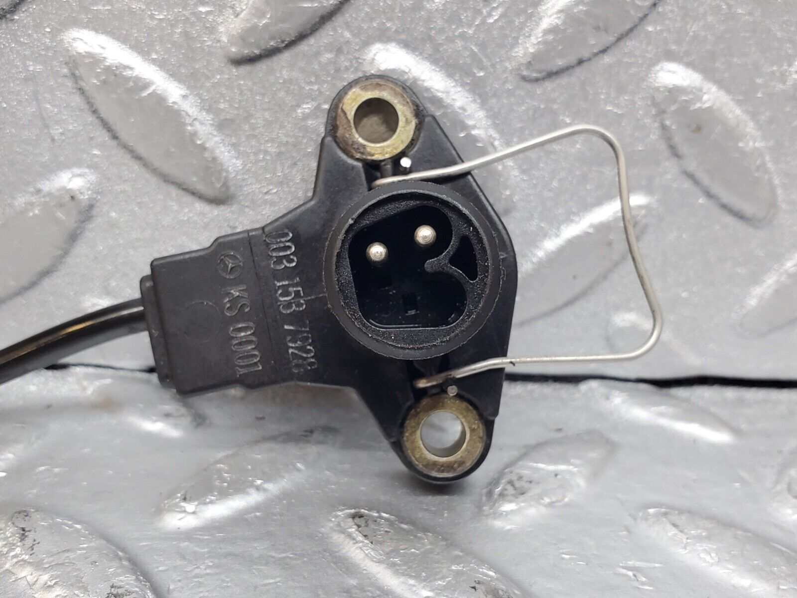 44624 Mercedes-Benz W124 220E Knock Sensor 2025403881 0031587928