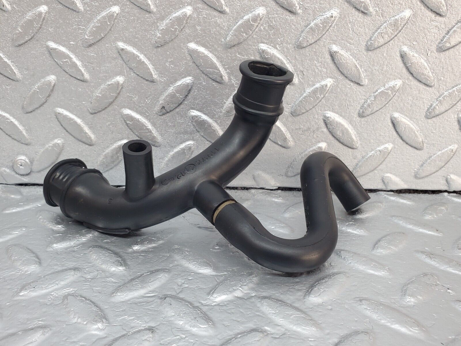 45379 Mercedes-Benz 280E M110.983 Air Intake Pipe 1100944182 1100944882
