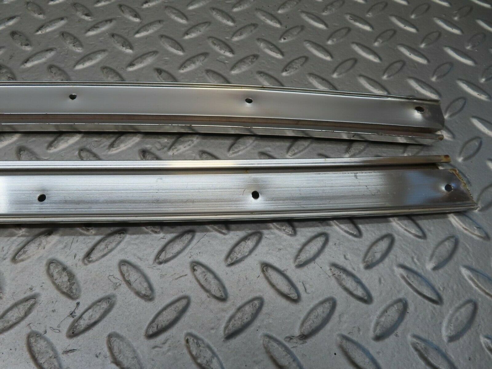 15588 Mercedes-Benz R107 450SL Roof Chrome Moulding Trim Left And Right