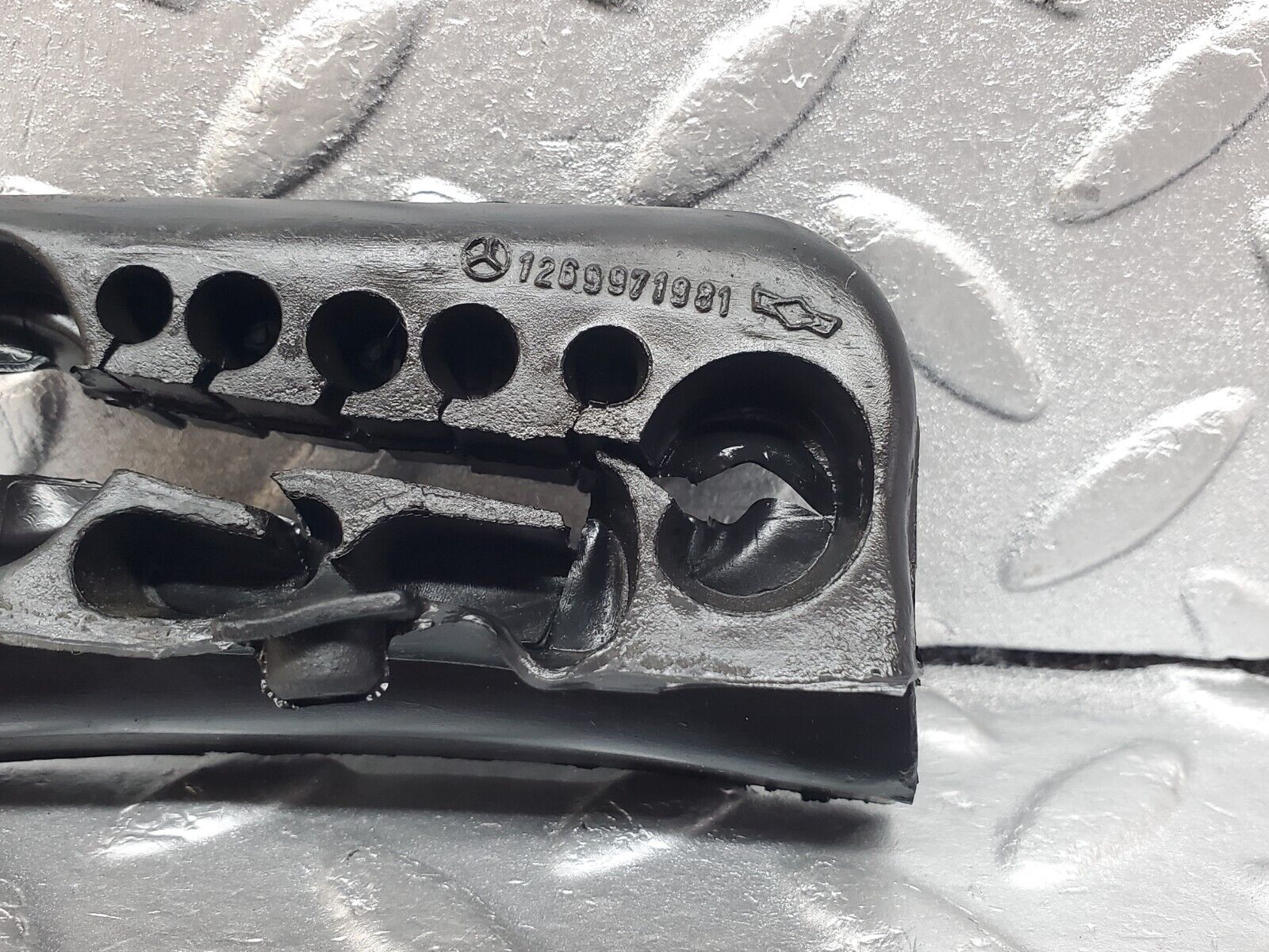 45725 Mercedes-Benz W126 420SE Firewall Grommet Right Side 1269971981