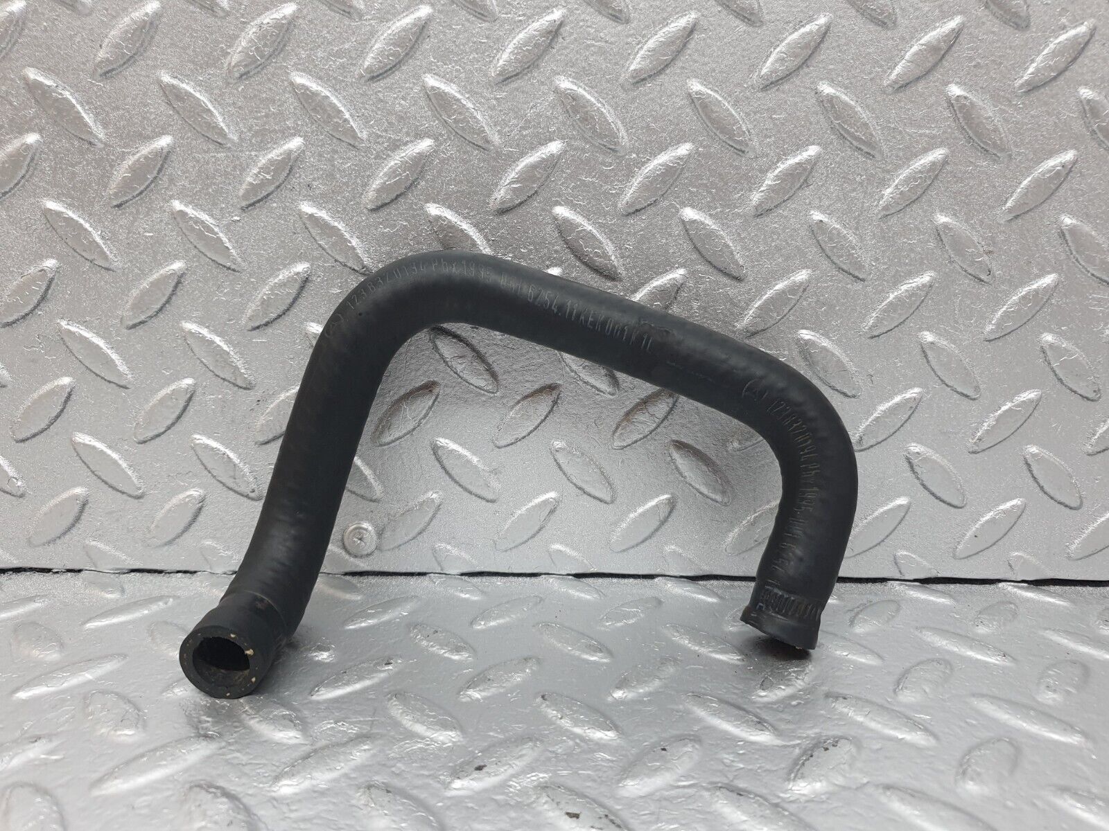 43957 Mercedes-Benz C123 230CE Coupe Heater Radiator Hose Pipe 1238320194