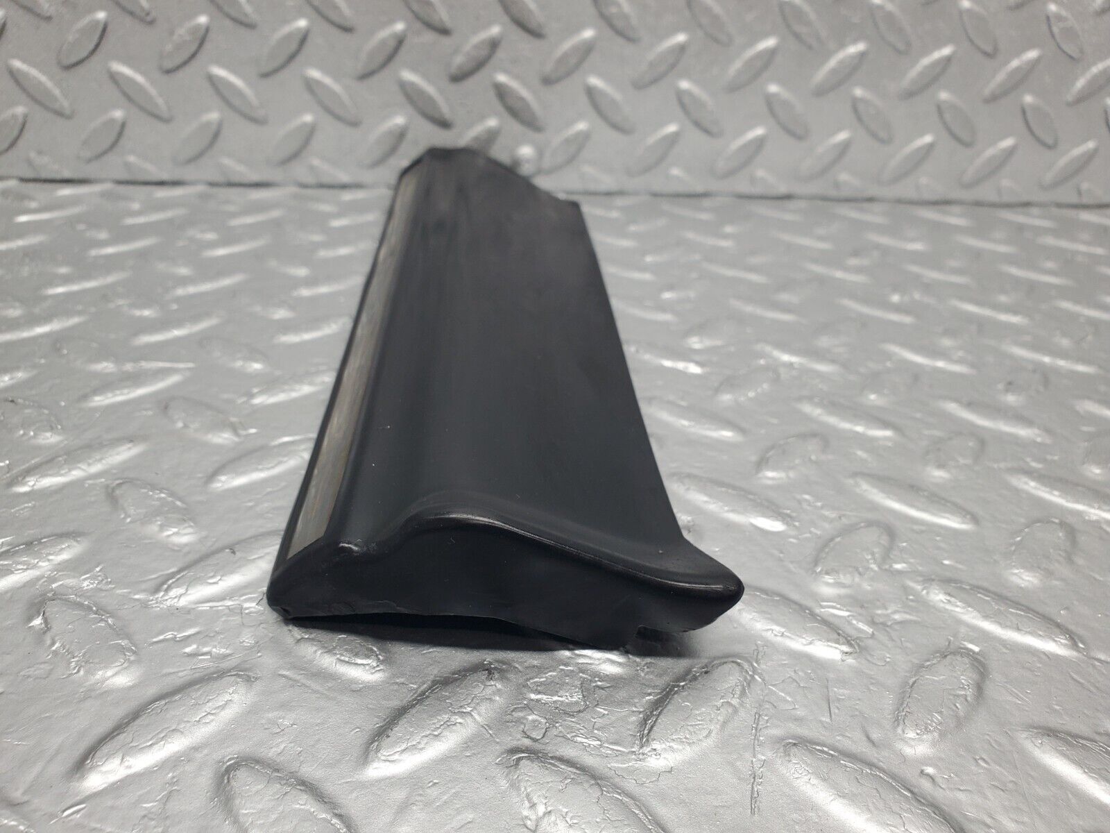 46422 Mercedes-Benz C123 280CE Coupe Front Right Fender Wing Lower Moulding Trim