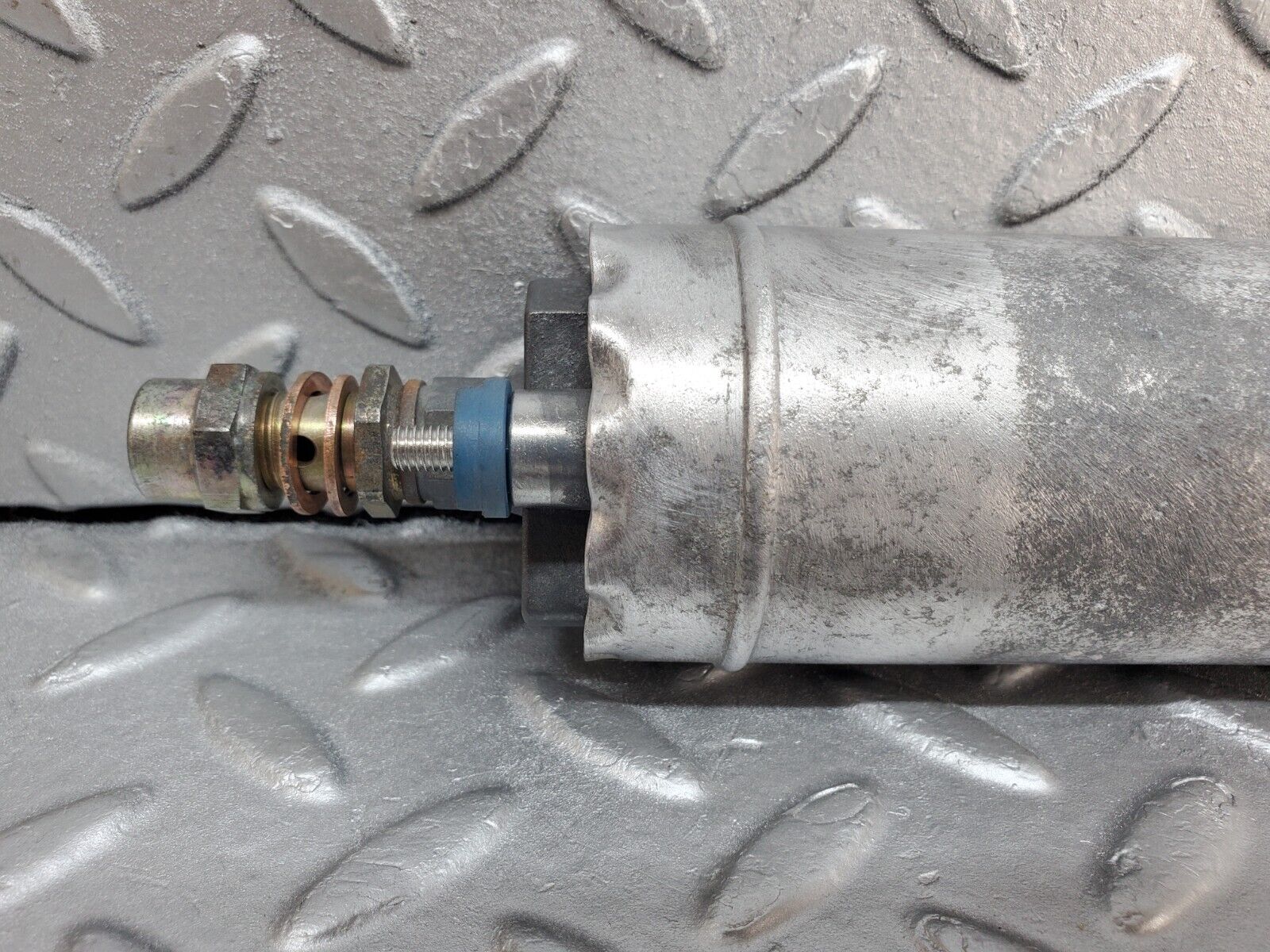 44672 Mercedes-Benz W124 220E Fuel Pump Bosch 0580254950 0020915901