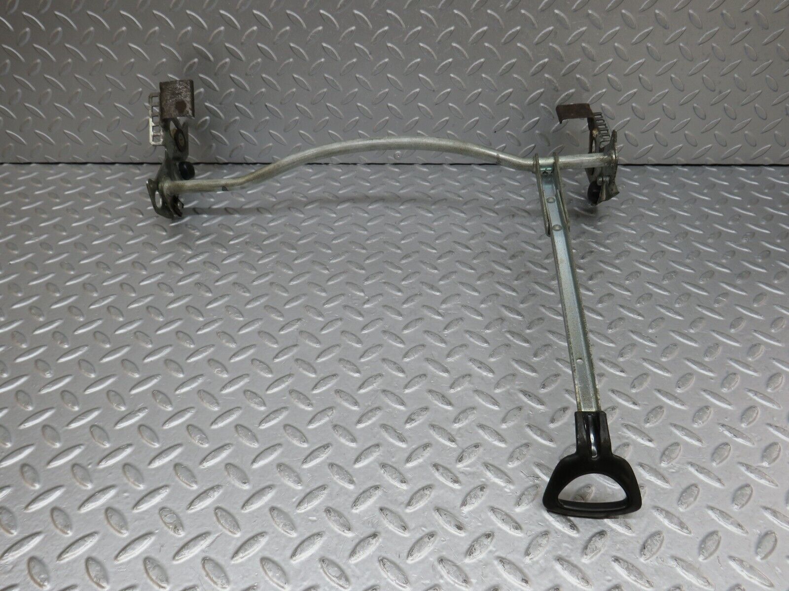 35590 Mercedes-Benz R107 280SL Front Left Seat Sliding Adjust Handle