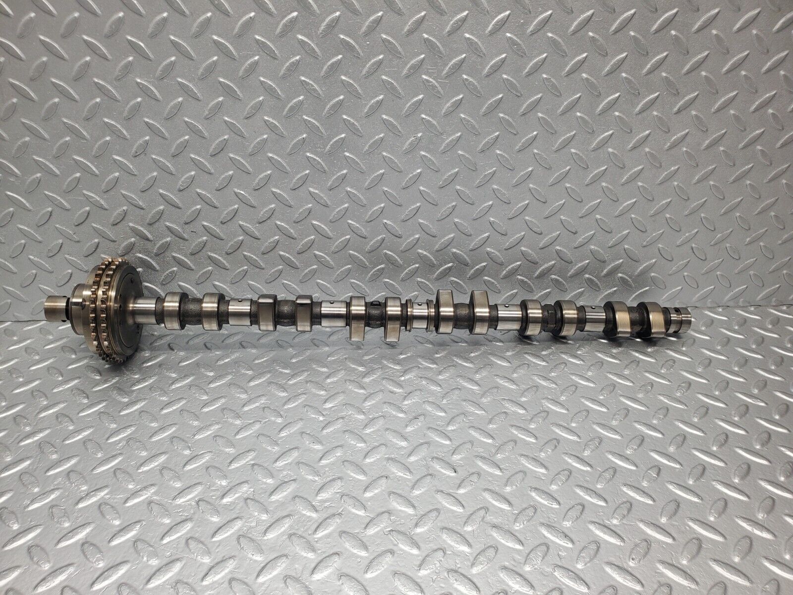46223 Mercedes-Benz W124 280E Camshaft R1044501