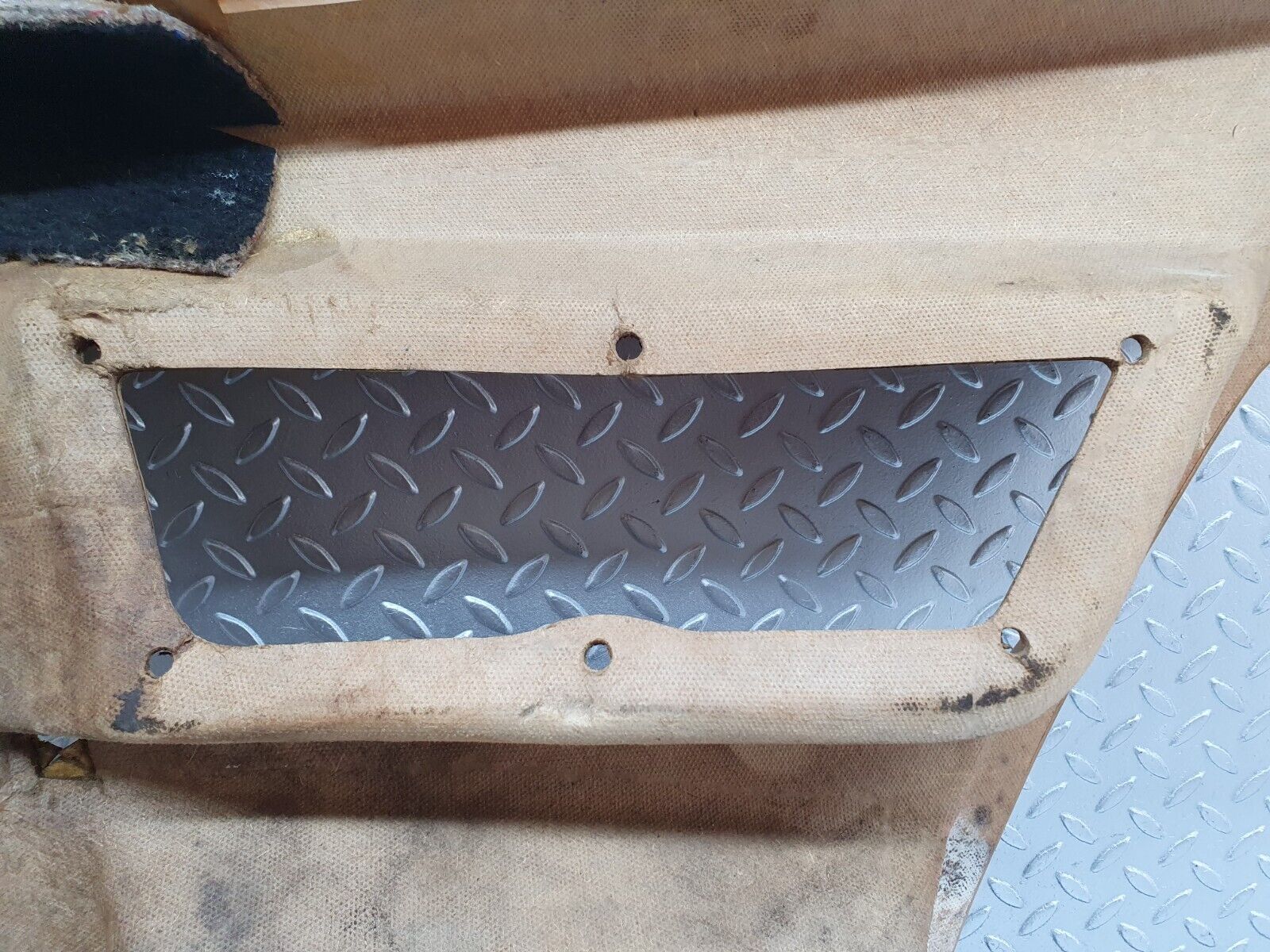 43805 Mercedes-Benz C126 380SEC Coupe Rear Left Card Panel Beige 1266920989 1266922189