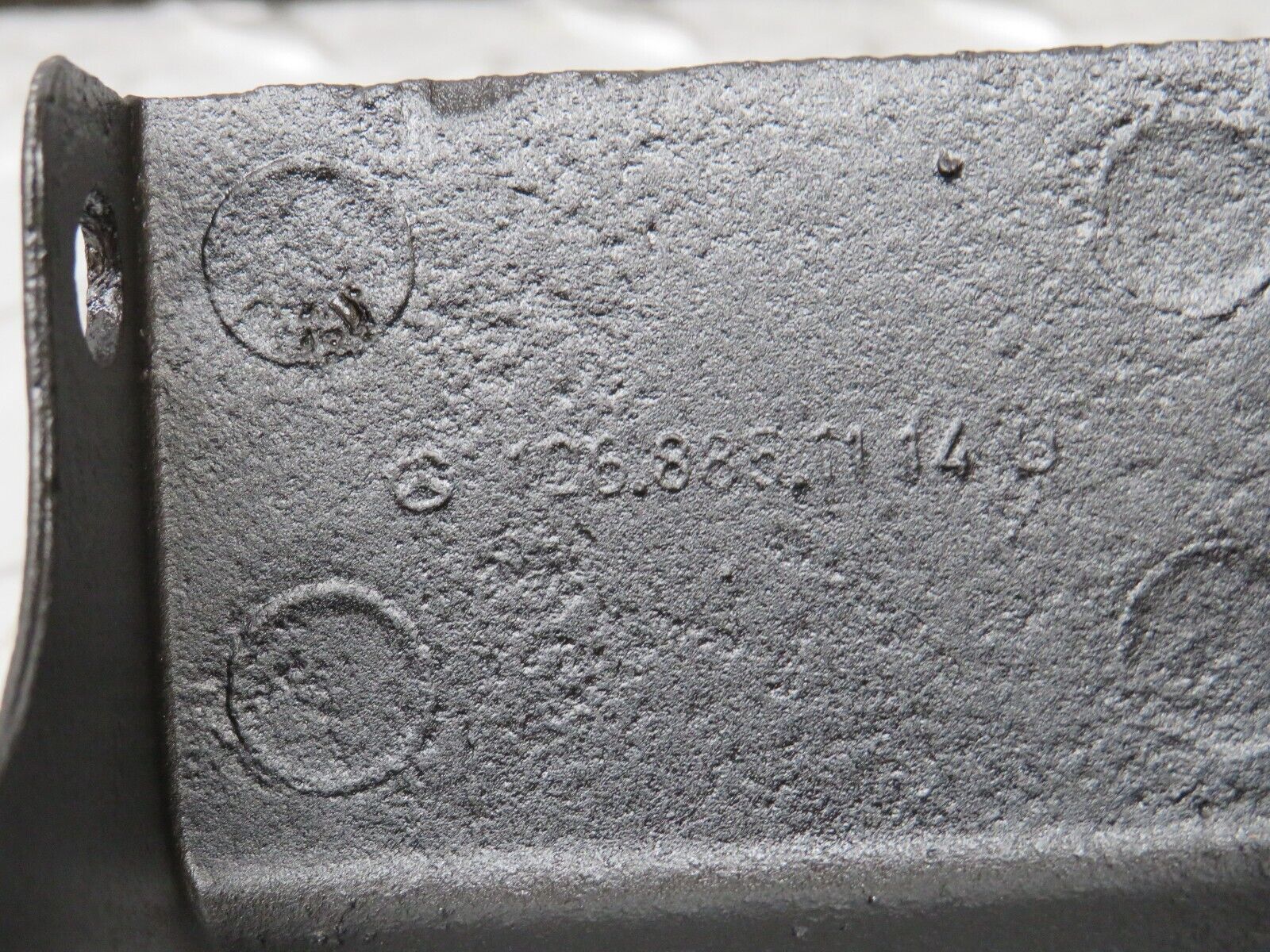 34600 Mercedes-Benz C126 380SEC Front Bumper Bracket 2x 1268851114 1268851214